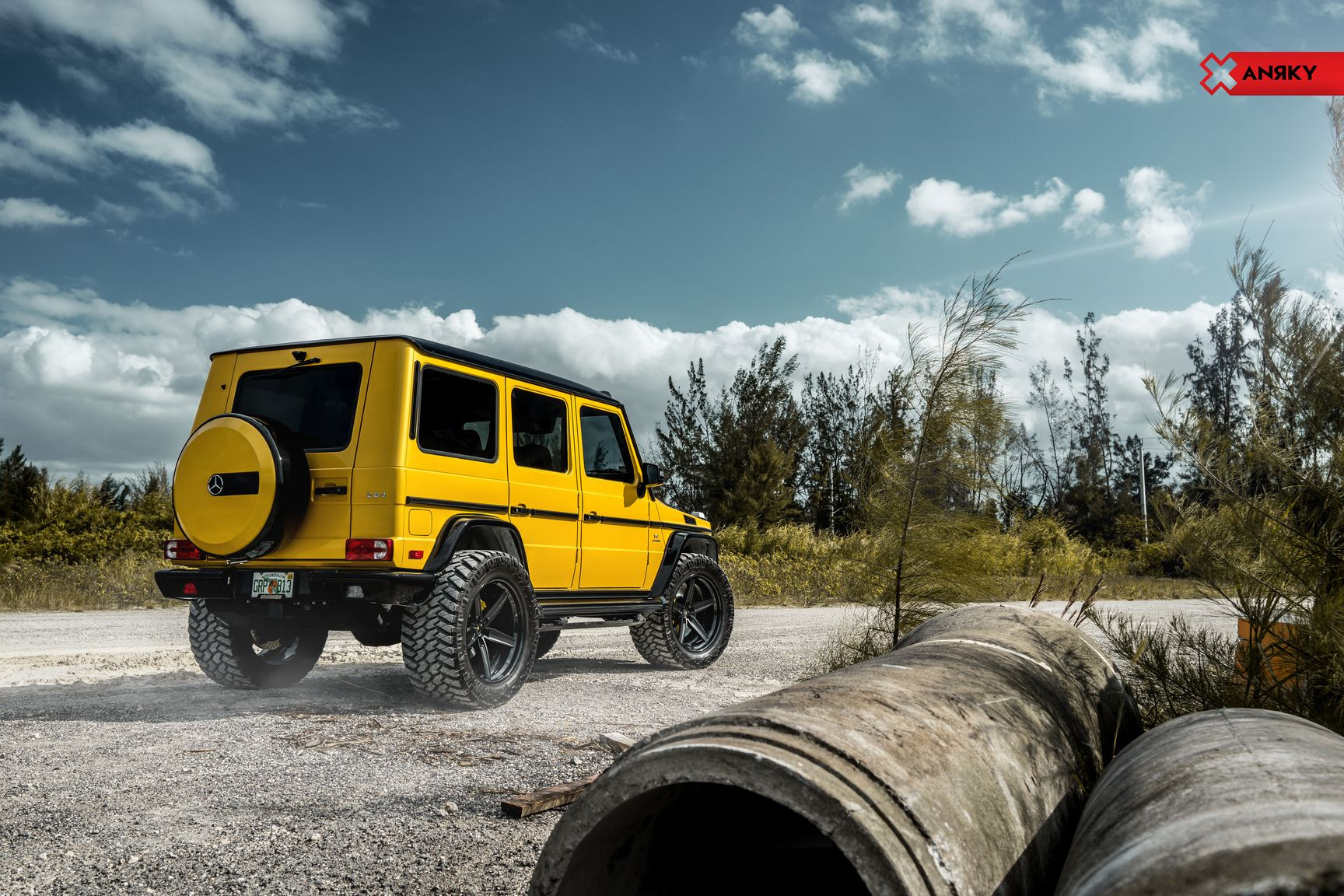 Red Clear LED Taillights on Yellow Mercedes G Class - Photo by Anrky Wheels