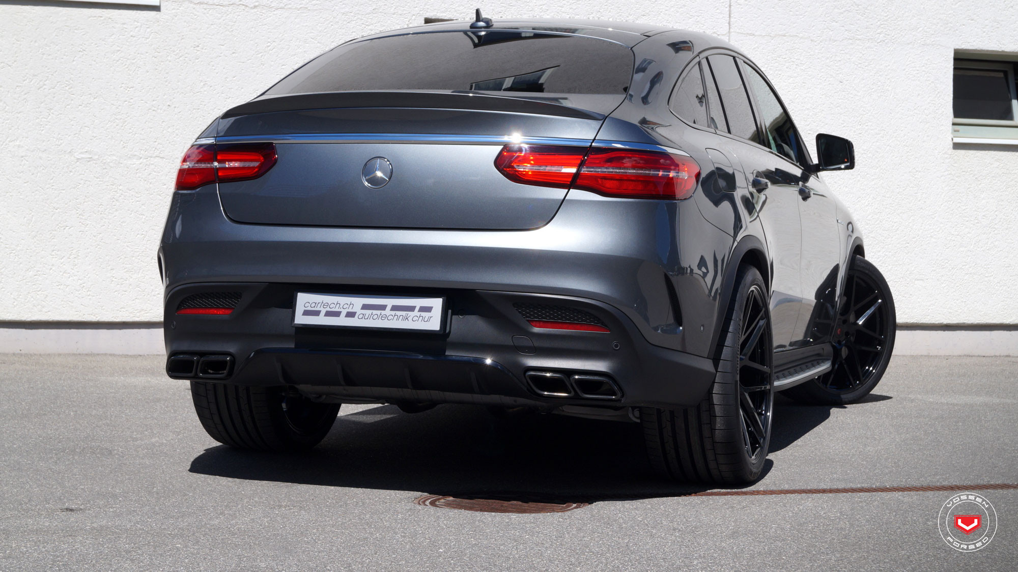 Rear Diffuser on Mercedes GLE - Photo by Vossen