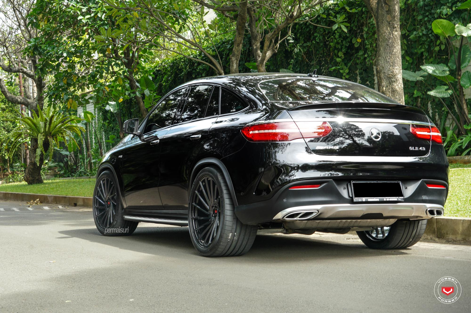 Red Clear LED Taillights on Black Mercedes GLE - Photo by Vossen