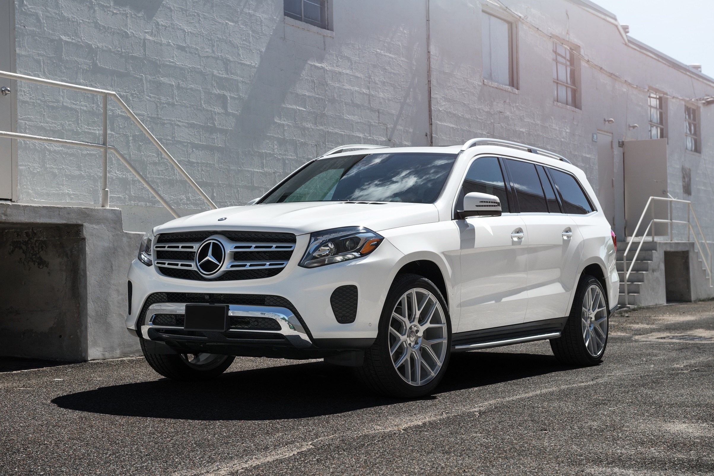 Gls 24. Мерседес Бенц ГЛС 450. Мерседес ГЛС 550. ГЛС Мерседес 2018 белый. Мерседес ГЛС 22.