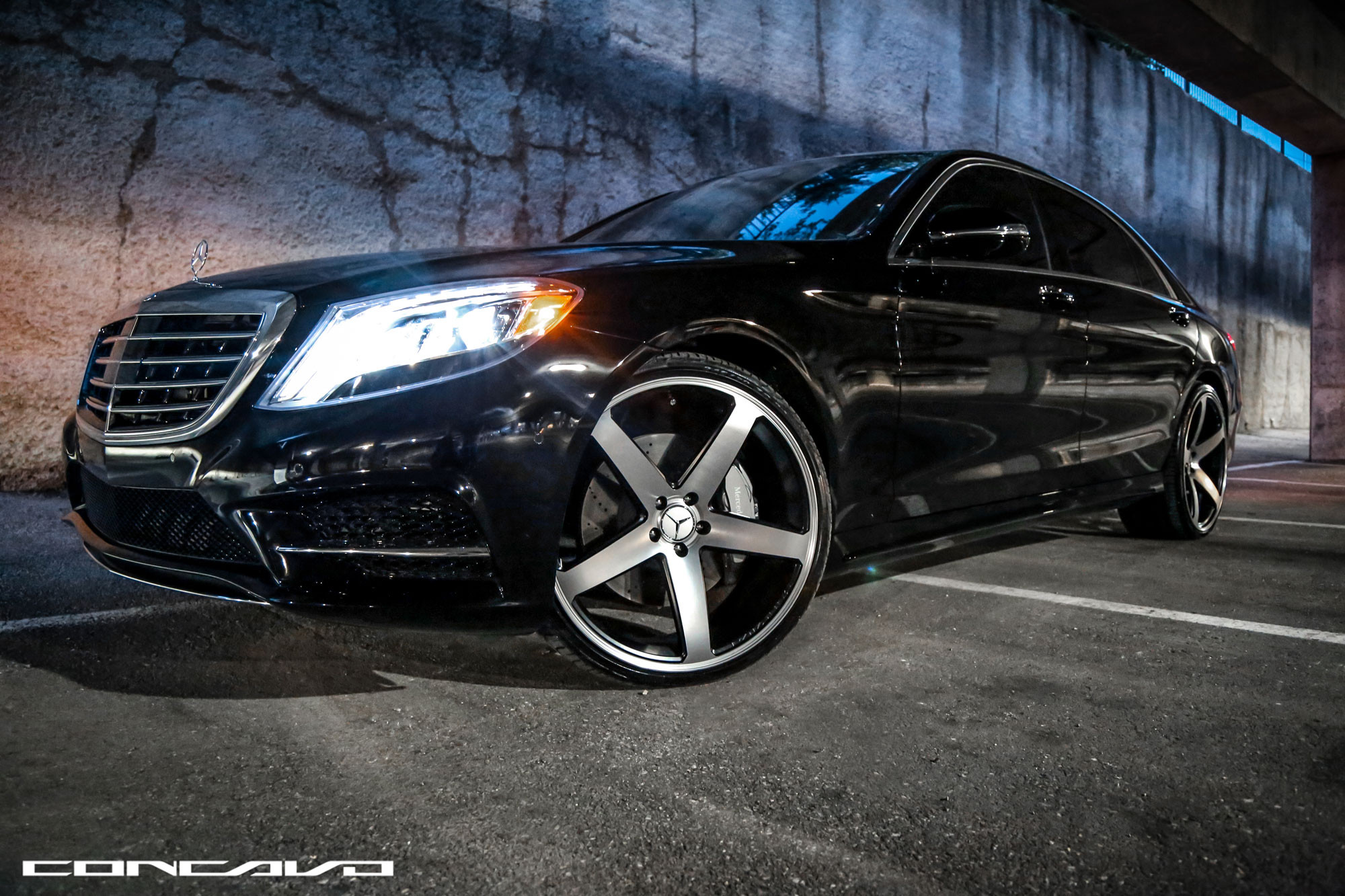Concavo Premium Wheels on Black Mercedes S Class - Photo by Concavo