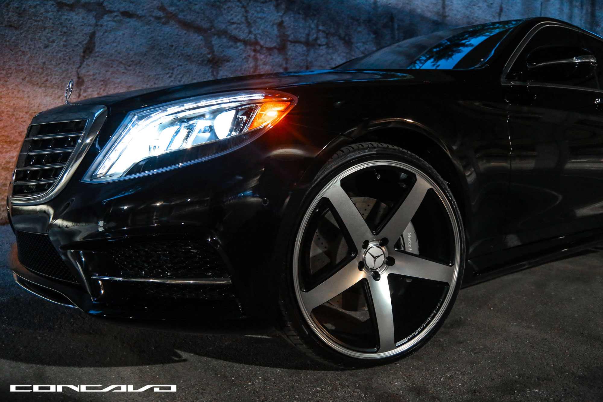 Concavo Rims With Mercedes Center Caps - Photo by Concavo