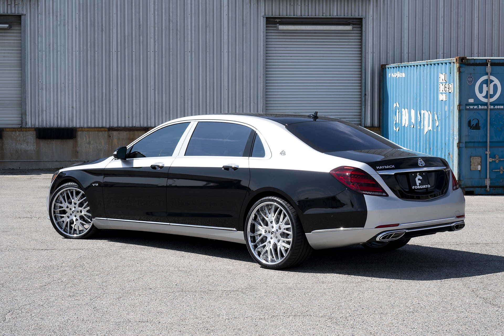 Под майбах. Мерседес 222 Майбах. Мерседес 221 Майбах. Mercedes w221 Maybach. Мерседес s222 Maybach.