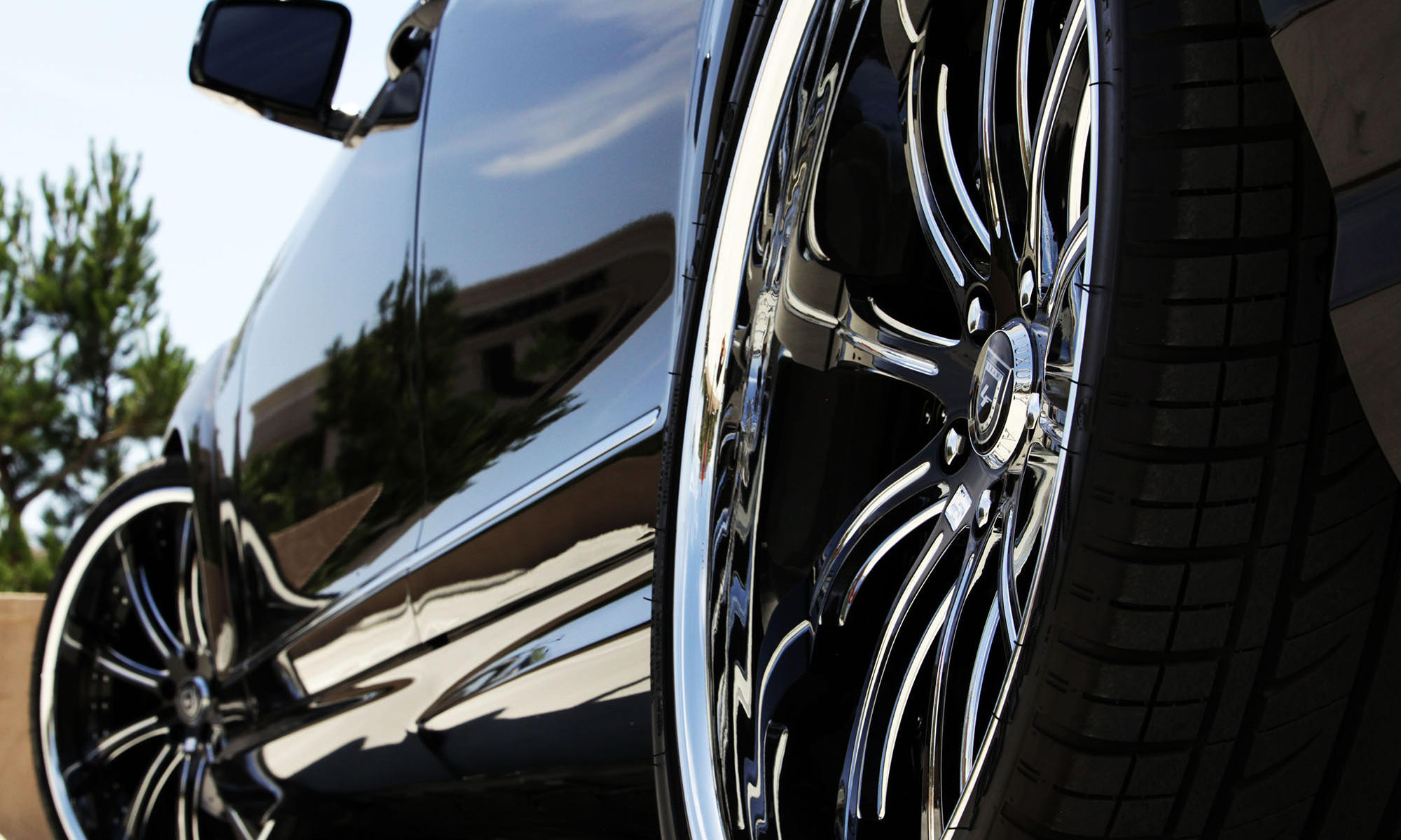 LT Series Custom Lexani Rims on Mercedes S-Class - Photo by Lexani