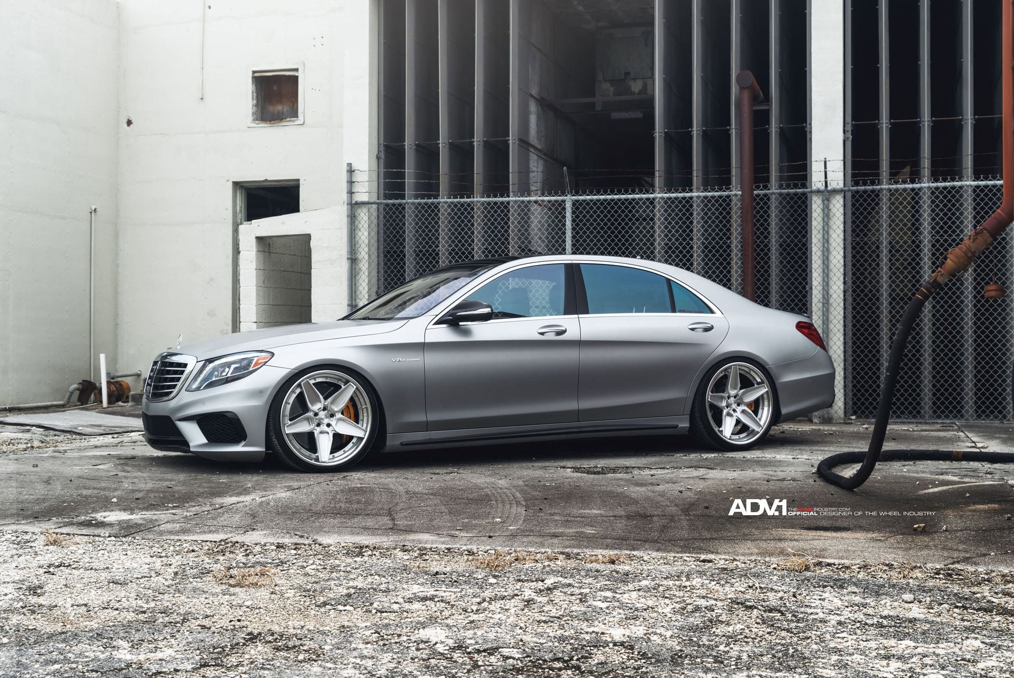 Air Suspension on New Mercedes S-Class - Photo by ADV.1