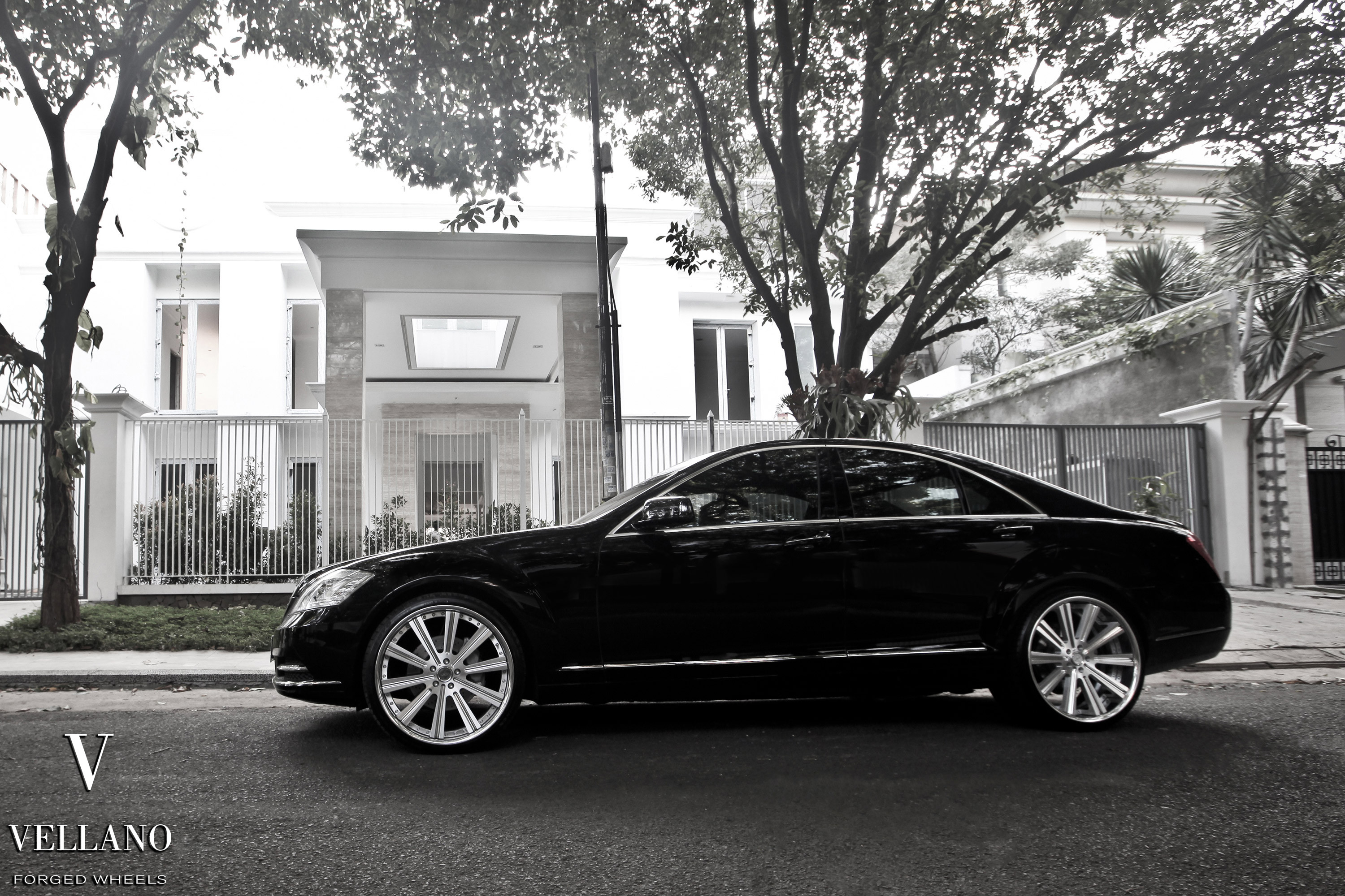 Black Mercedes S-Class with Aftermarket Side Skirts - Photo by Vellano
