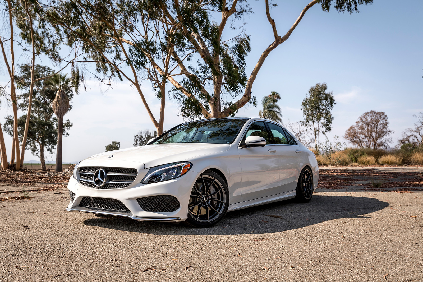 Aftermarket Headlights on White Mercedes S Class - Photo by Vorstiner