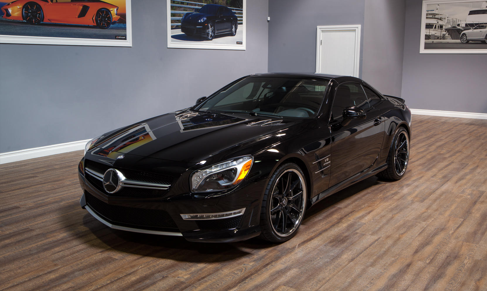 Mercedes SL63 V8 on R-TWELVE Lexani Rims - Photo by Lexani