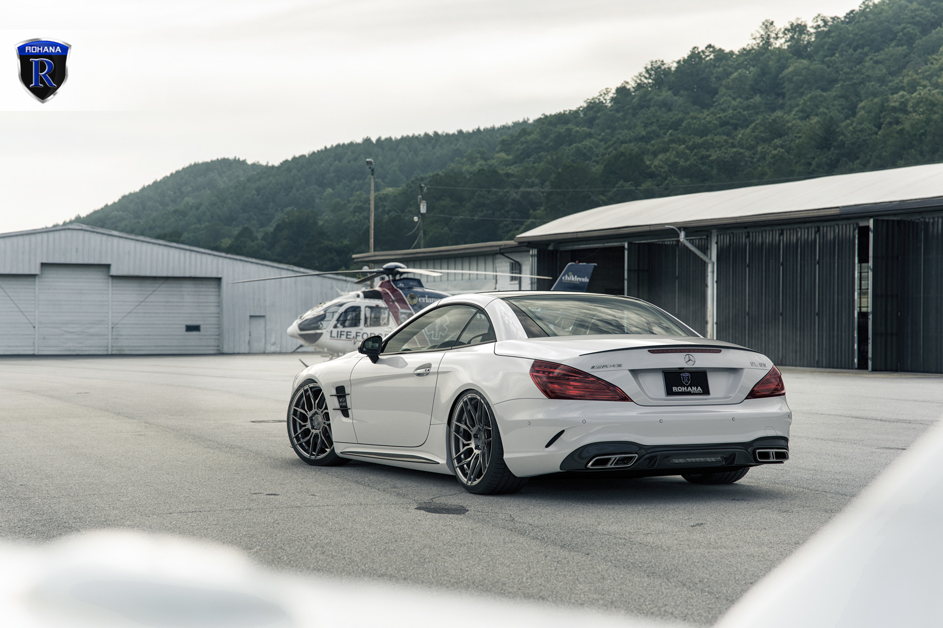 Red LED Taillights on White Mercedes SL Class - Photo by Rohana Wheels