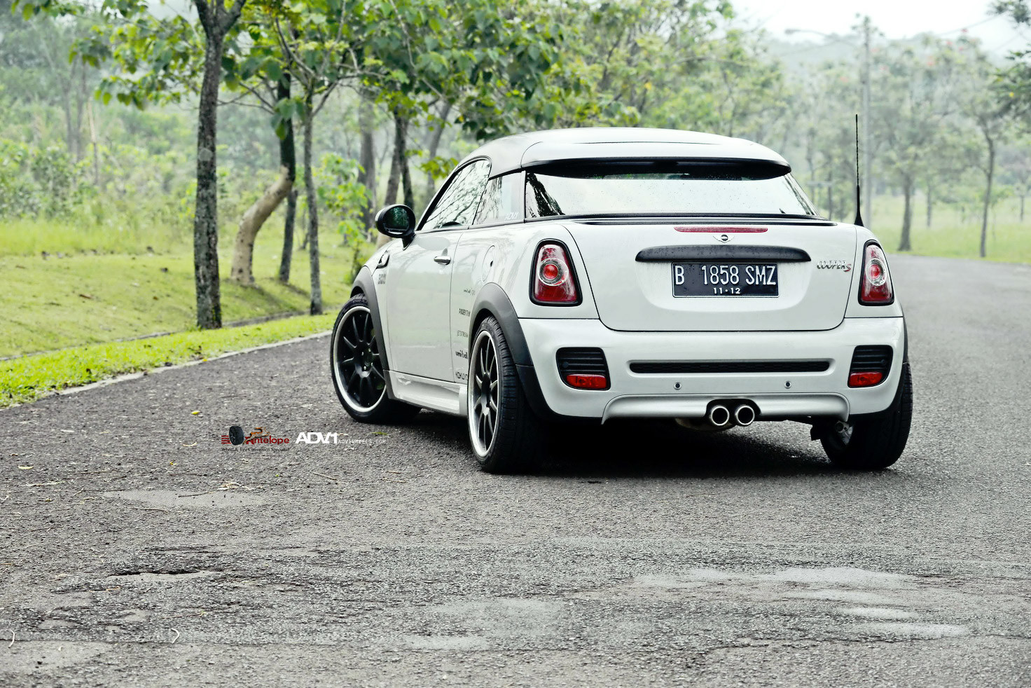 White Mini Cooper S Roofline Spoiler - Photo by ADV.1