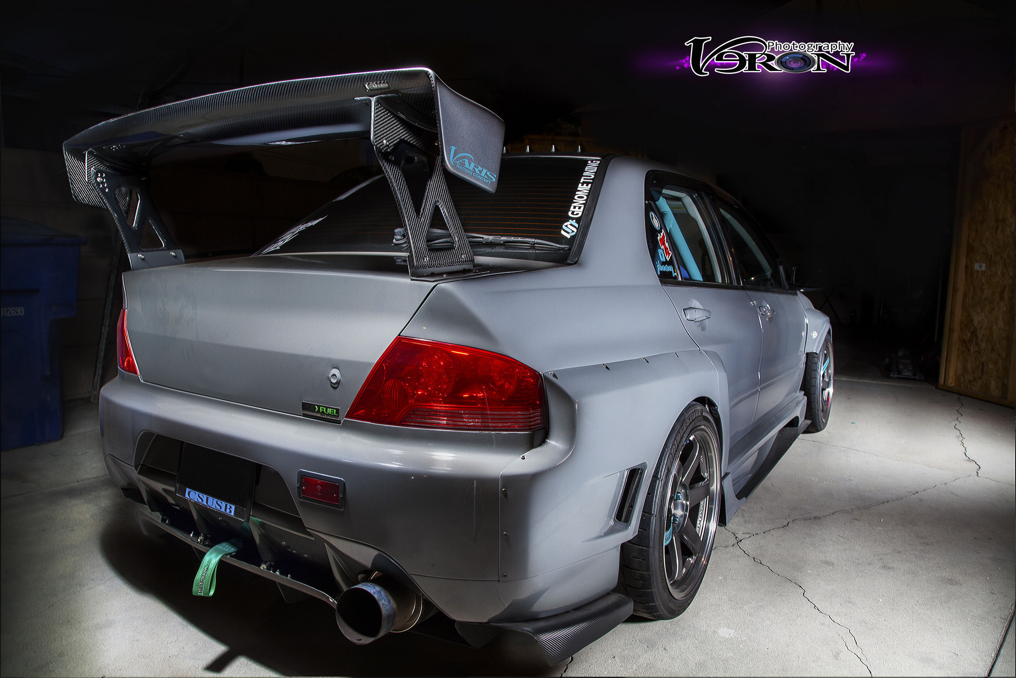 Gray Mitsubishi Evolution with Carbon Fiber Canards - Photo by Manuel veron