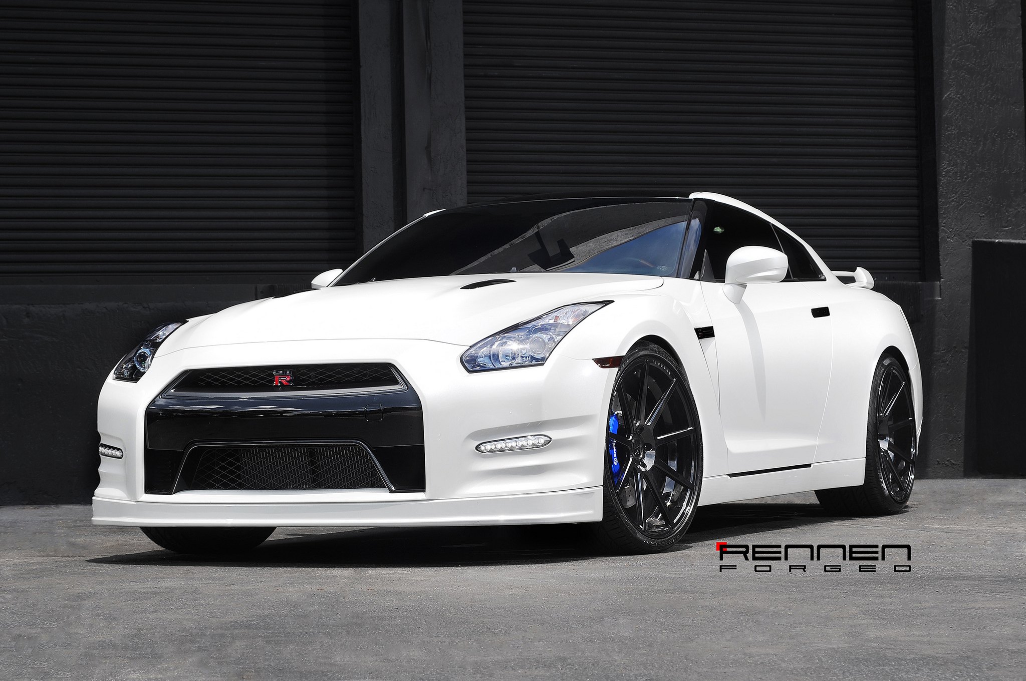 LB★Works Nissan GT-R Matte White MINI GT 1/64 LB☆WORKS Nissan GT-R R35 Type 2 Rear Wing ver