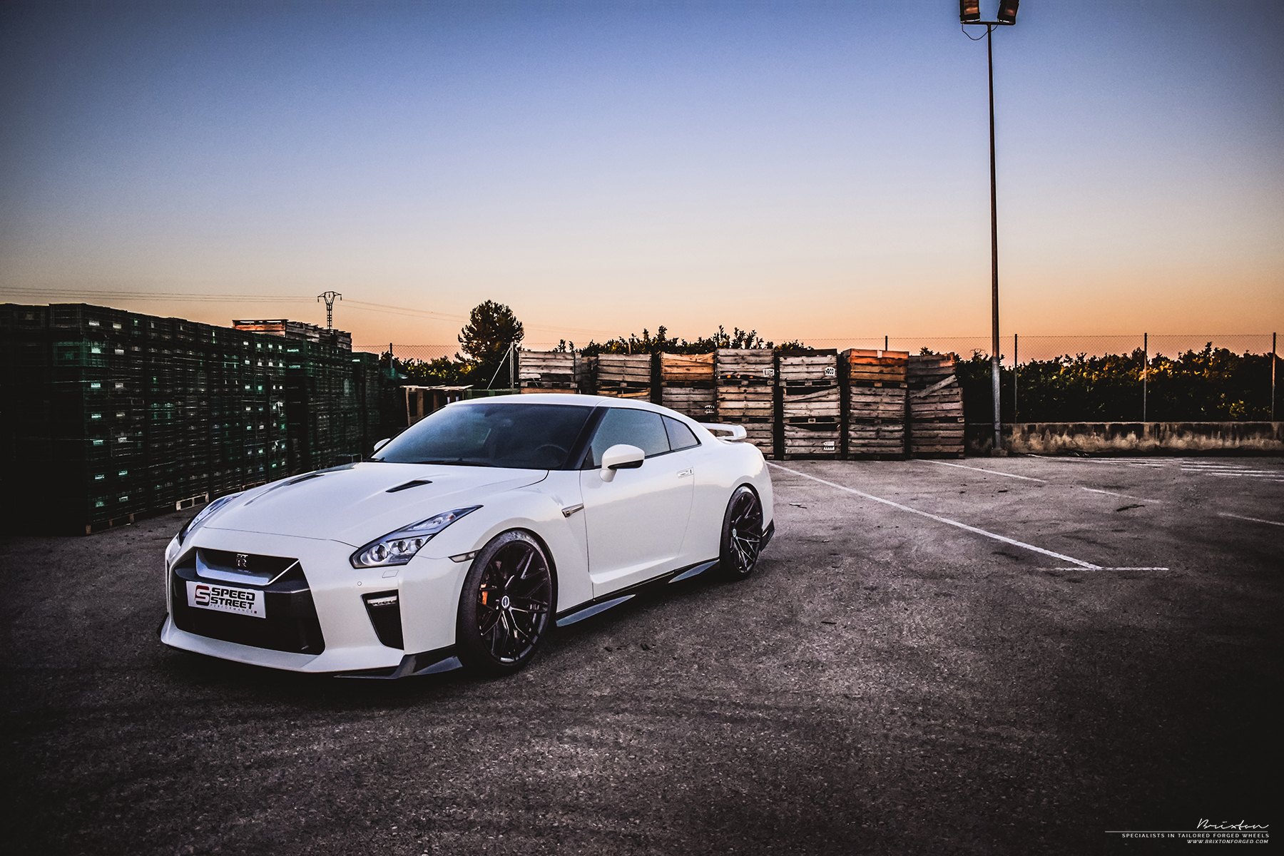 Nissan GTR White Tuning