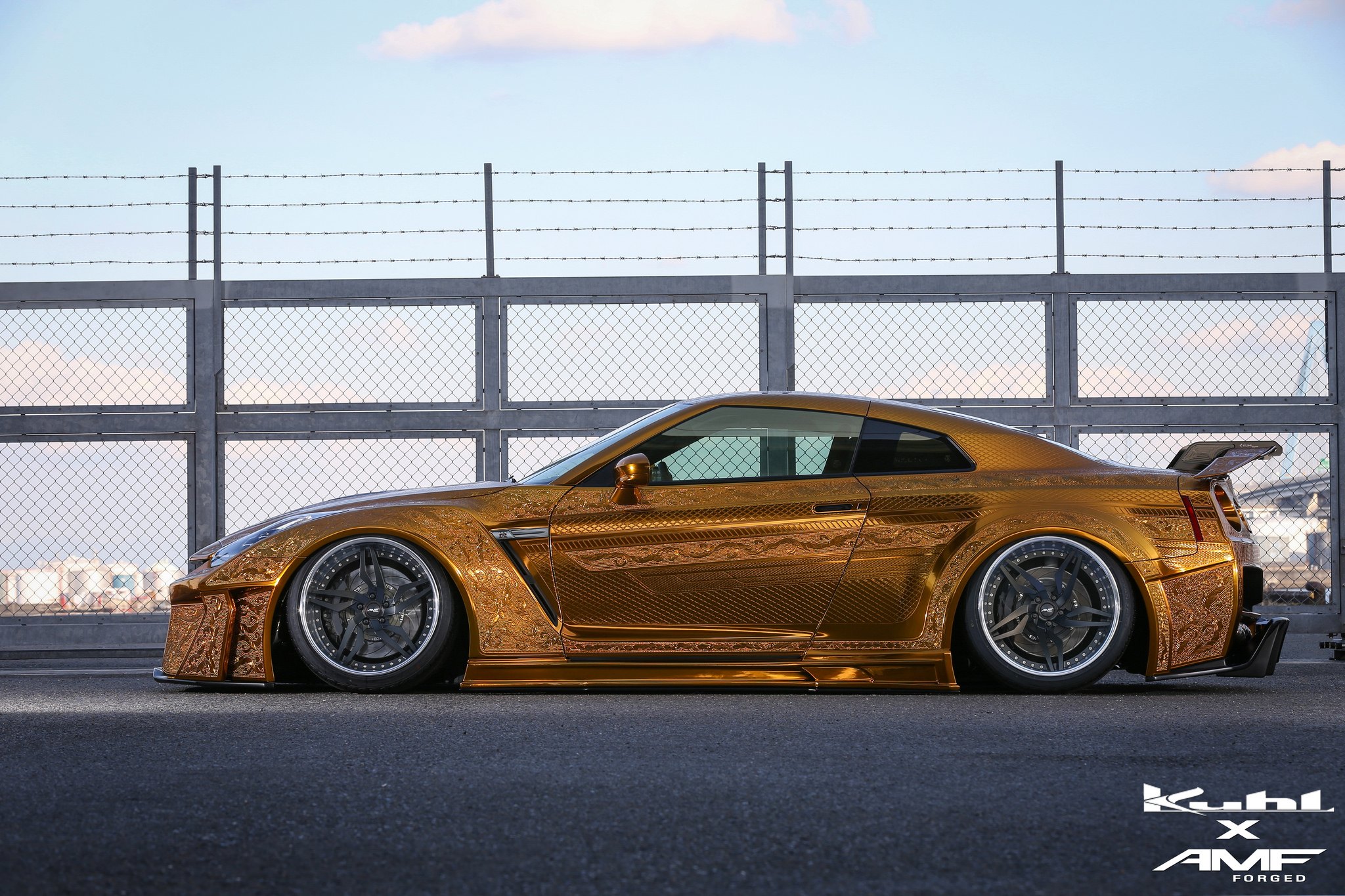 LB★Works Nissan GT-R Satin Gold/carbon MINIGT.com – Welcome to the World of 1:64!