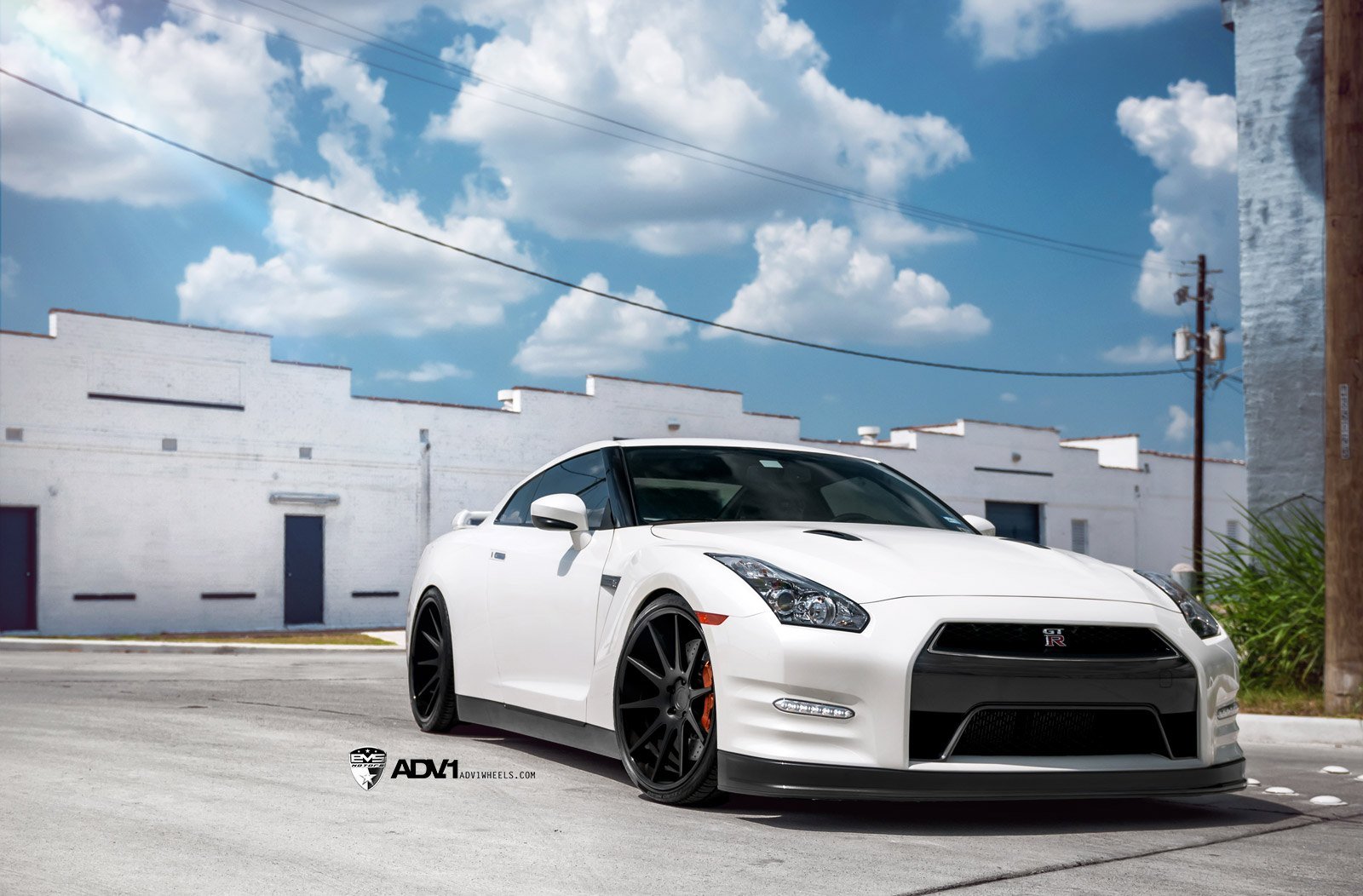 King of the Road: Modified White Nissan GT-R | CARiD.com Gallery, image size:1600x1052