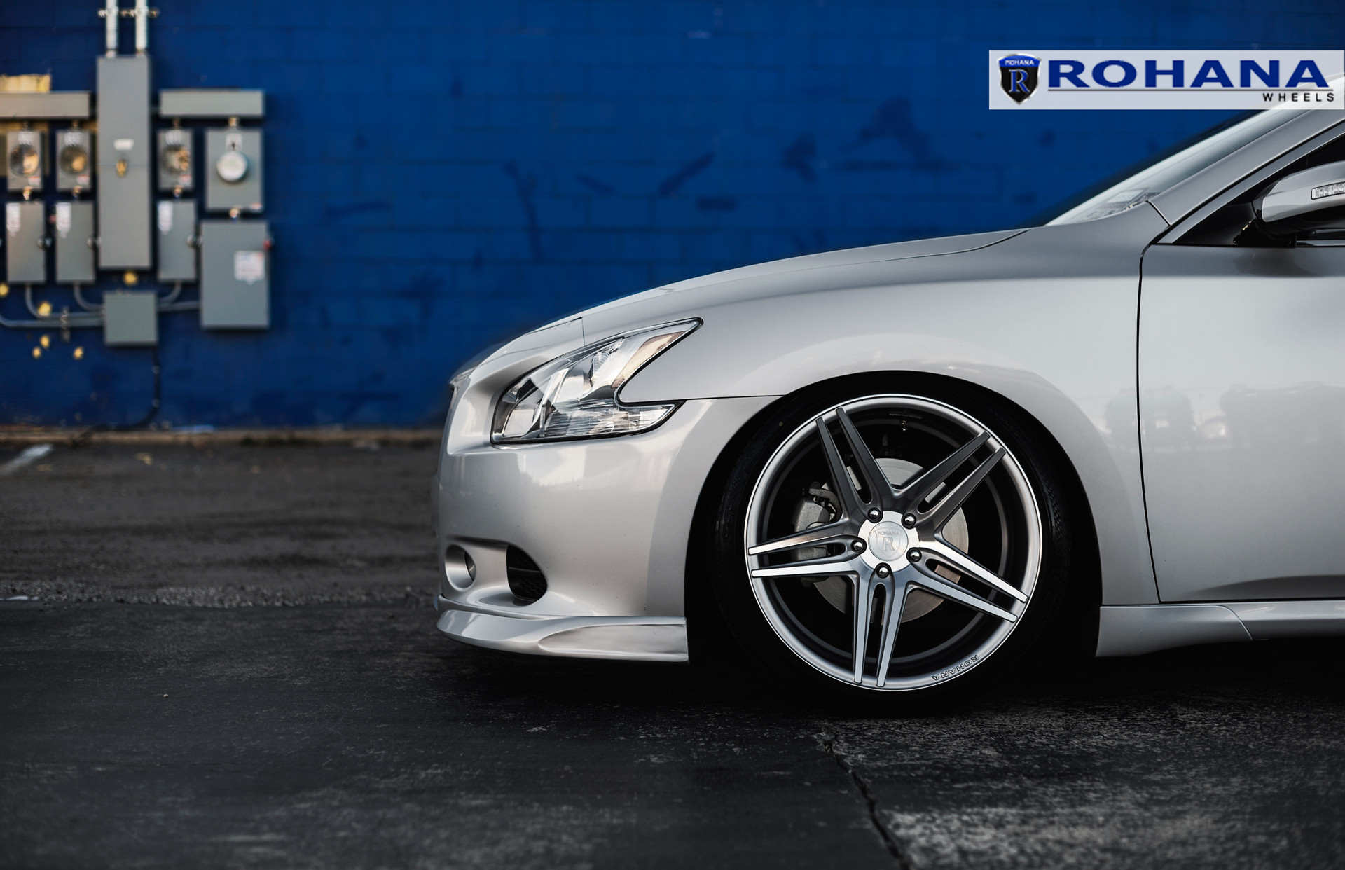 Rohana RC 8 On Nissan Maxima - Photo by Rohana Wheels