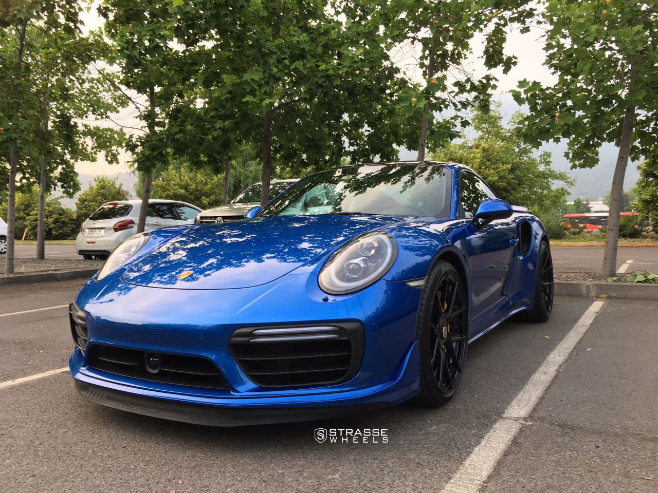 Sapphire Blue Metallic Porsche