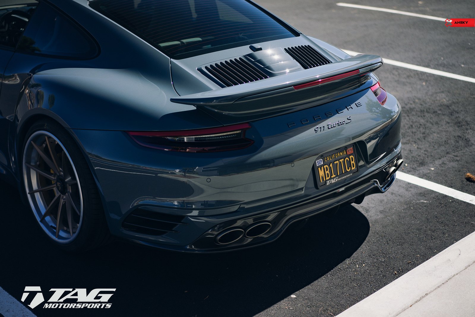 Graphite Blue Metallic Porsche 911