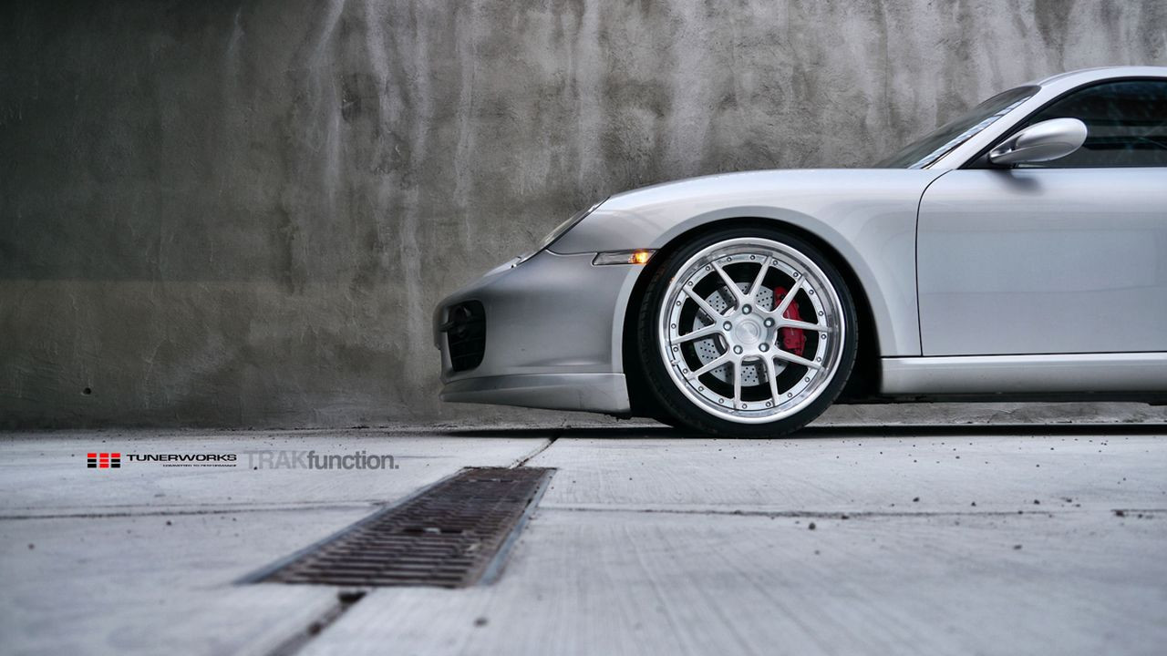 Polished ADV1 Wheels on Silver Porsche 911 - Photo by ADV.1
