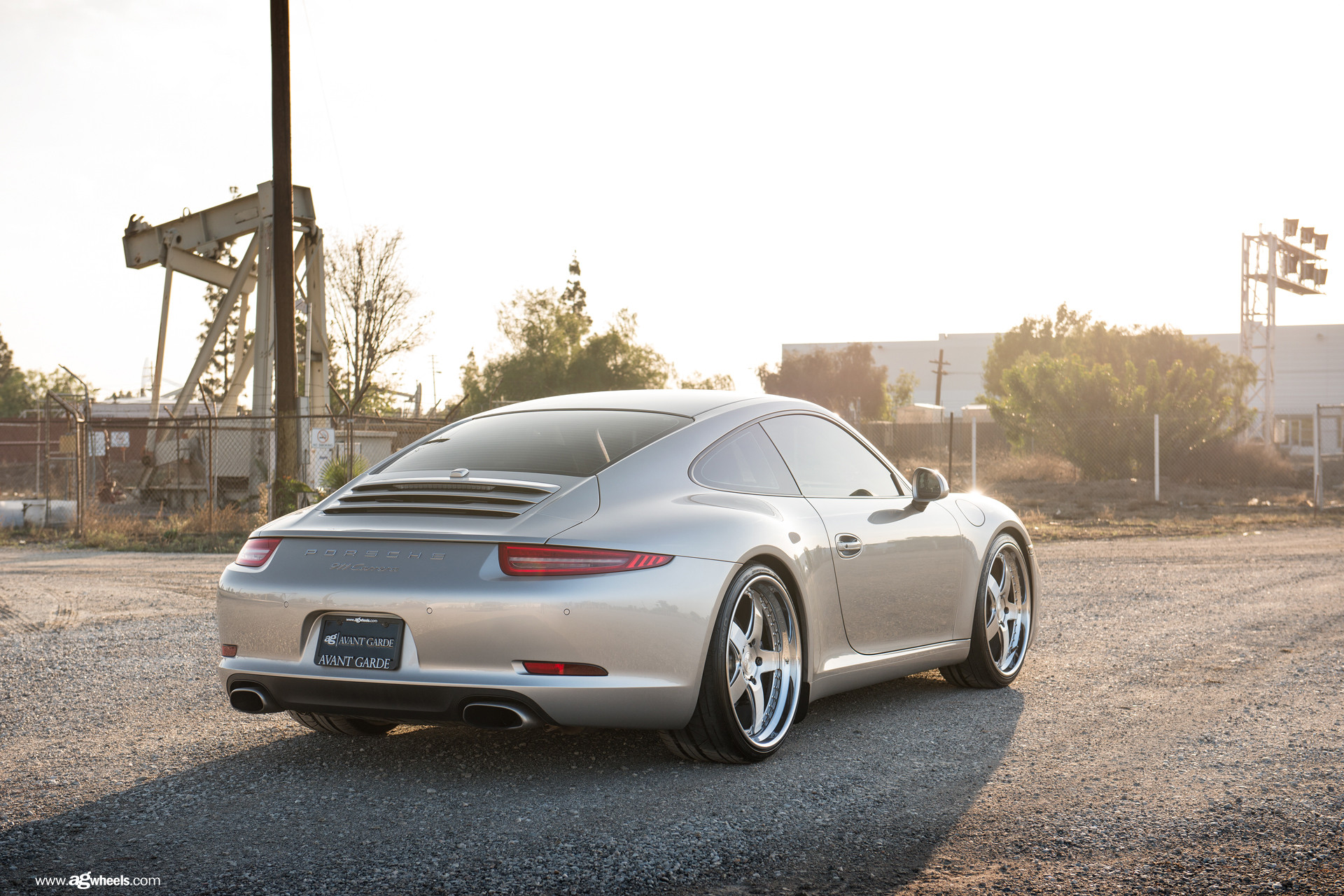 Porsche 911 With Forged Custom Rims - Photo by Avant Garde