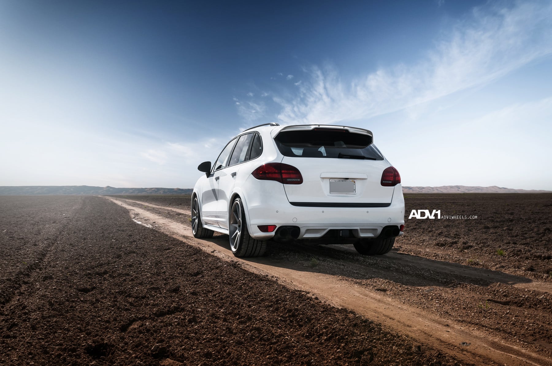 Aftermarket Rear Diffuser on White Porsche Cayenne - Photo by ADV.1