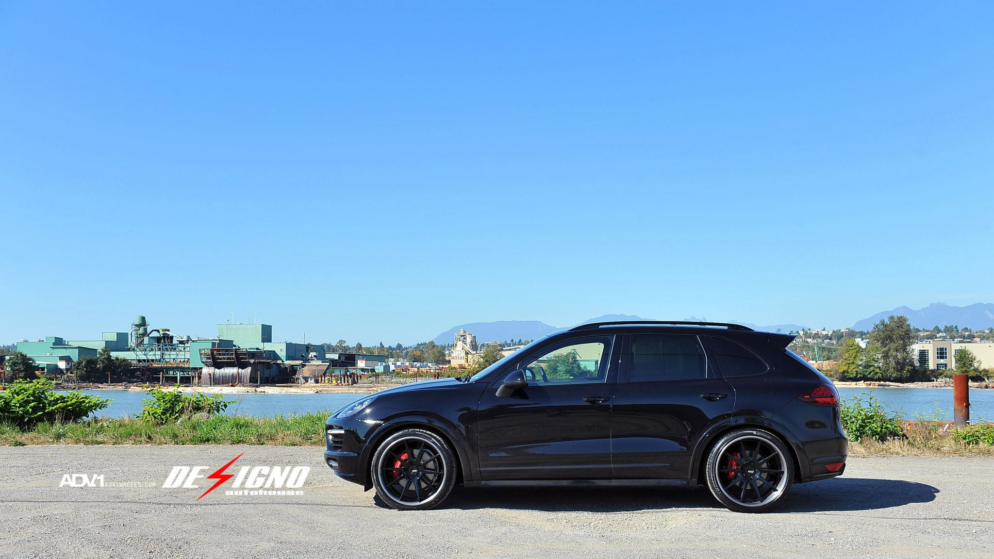 Base Rack System on Black Porsche Cayenne - Photo by ADV.1