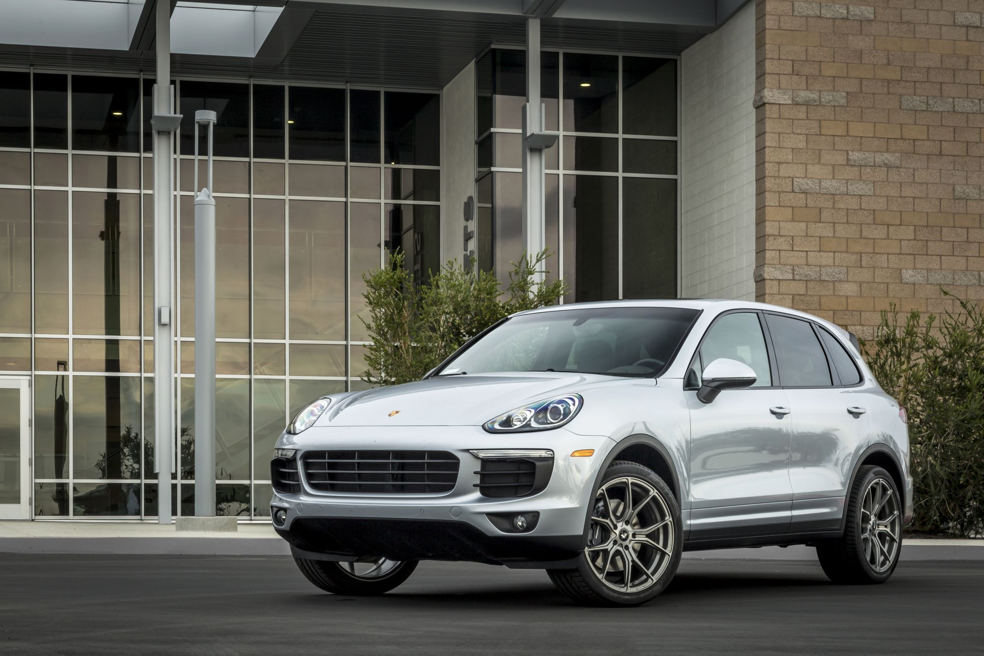 Custom Front Bumper on Silver Porsche Cayenne - Photo by Vorstiner