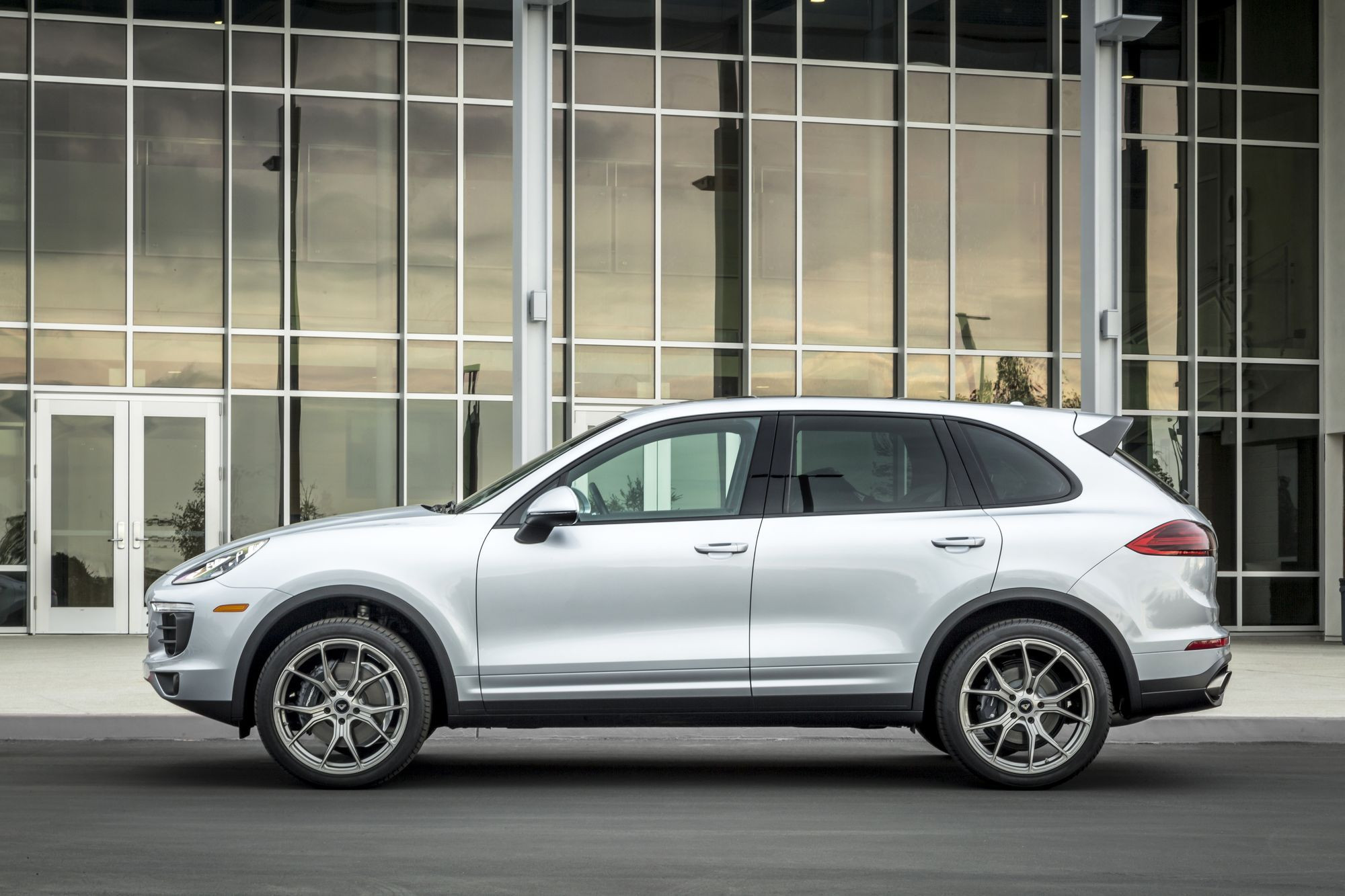 Silver Porsche Cayenne with Vorsteiner Forged Rims - Photo by Vorstiner
