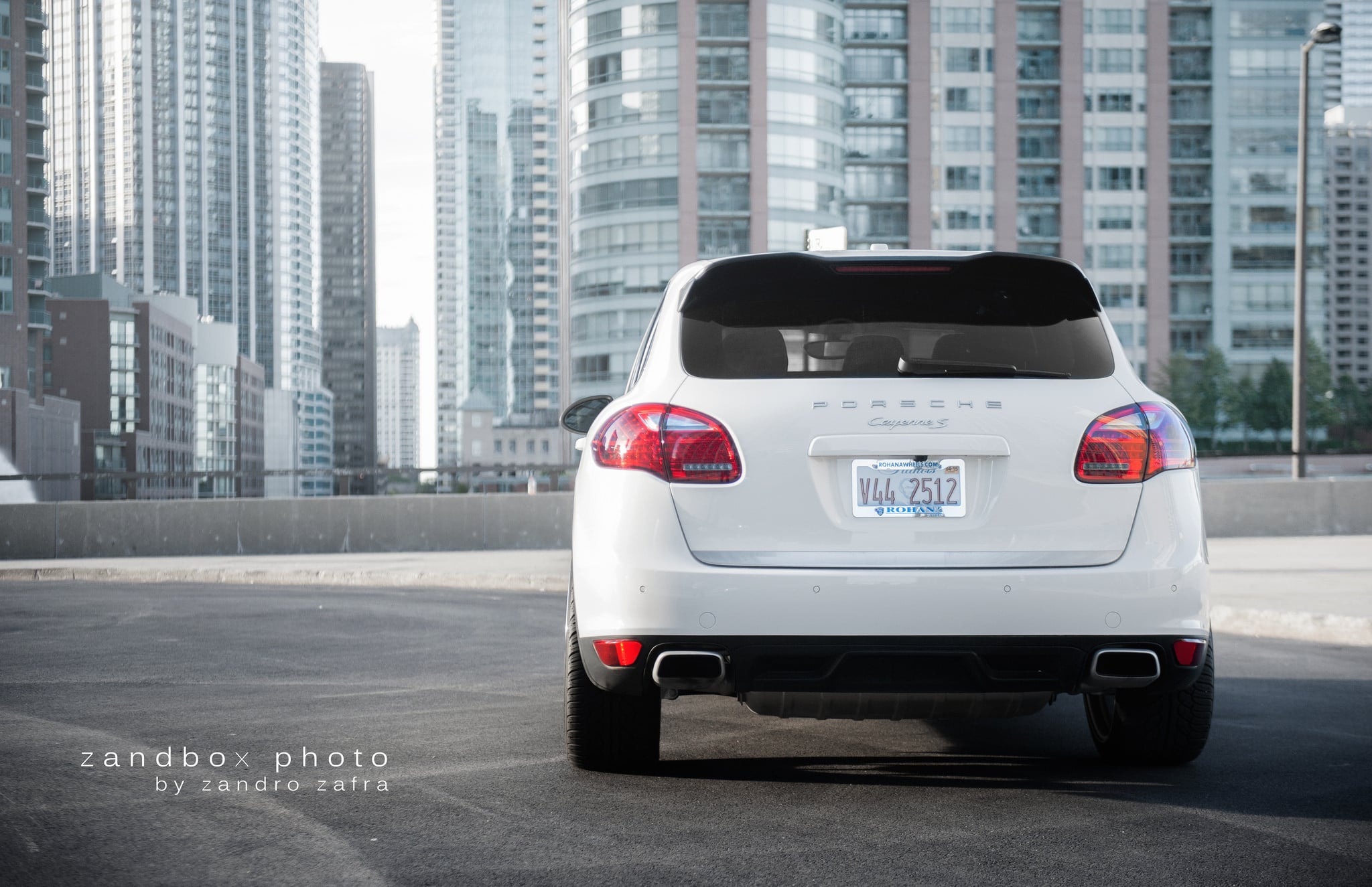 Red LED Taillights on White Porsche Cayenne - Photo by zandbox