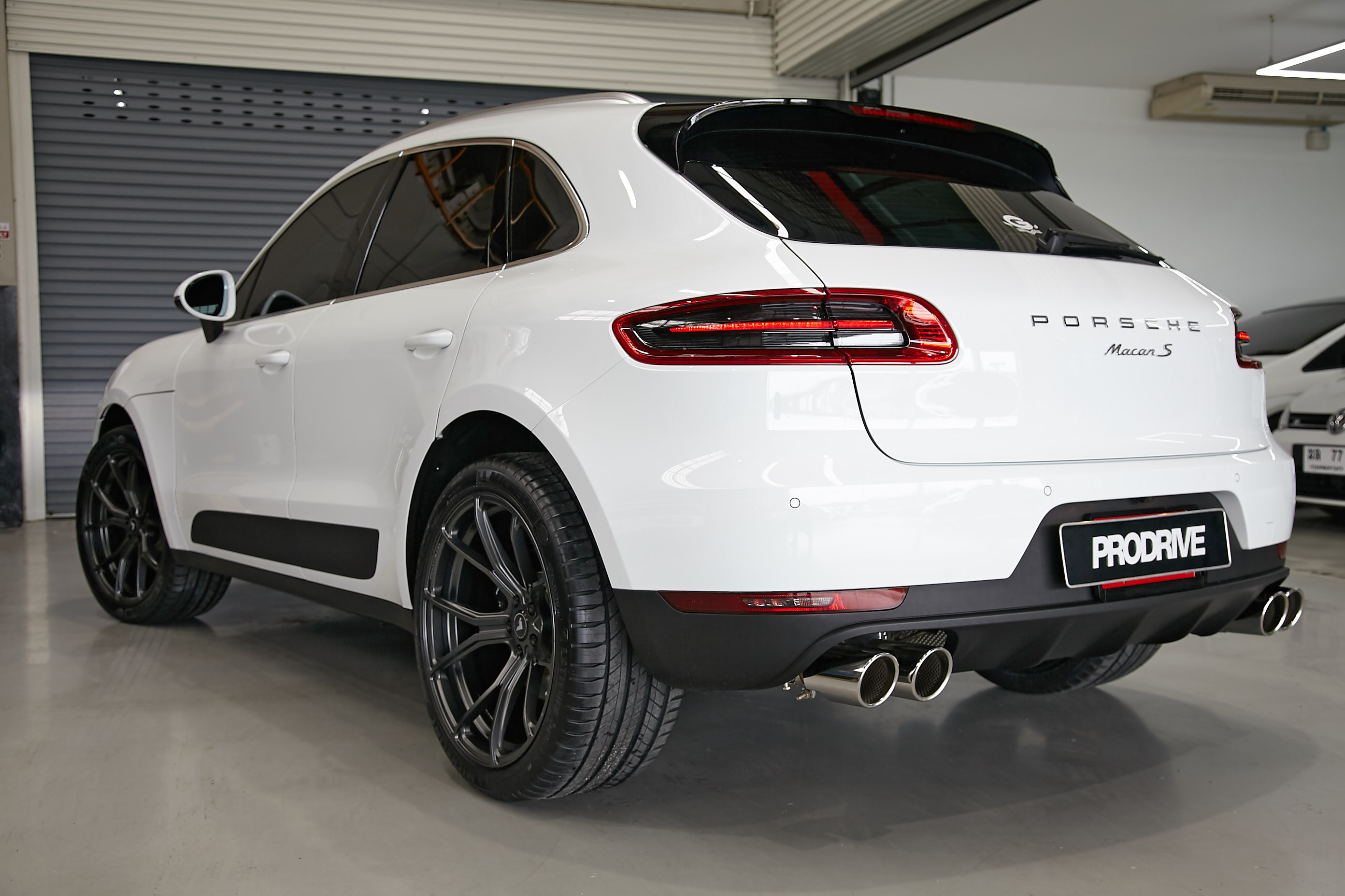 Red LED Taillights on White Porsche Macan S - Photo by Vorstiner