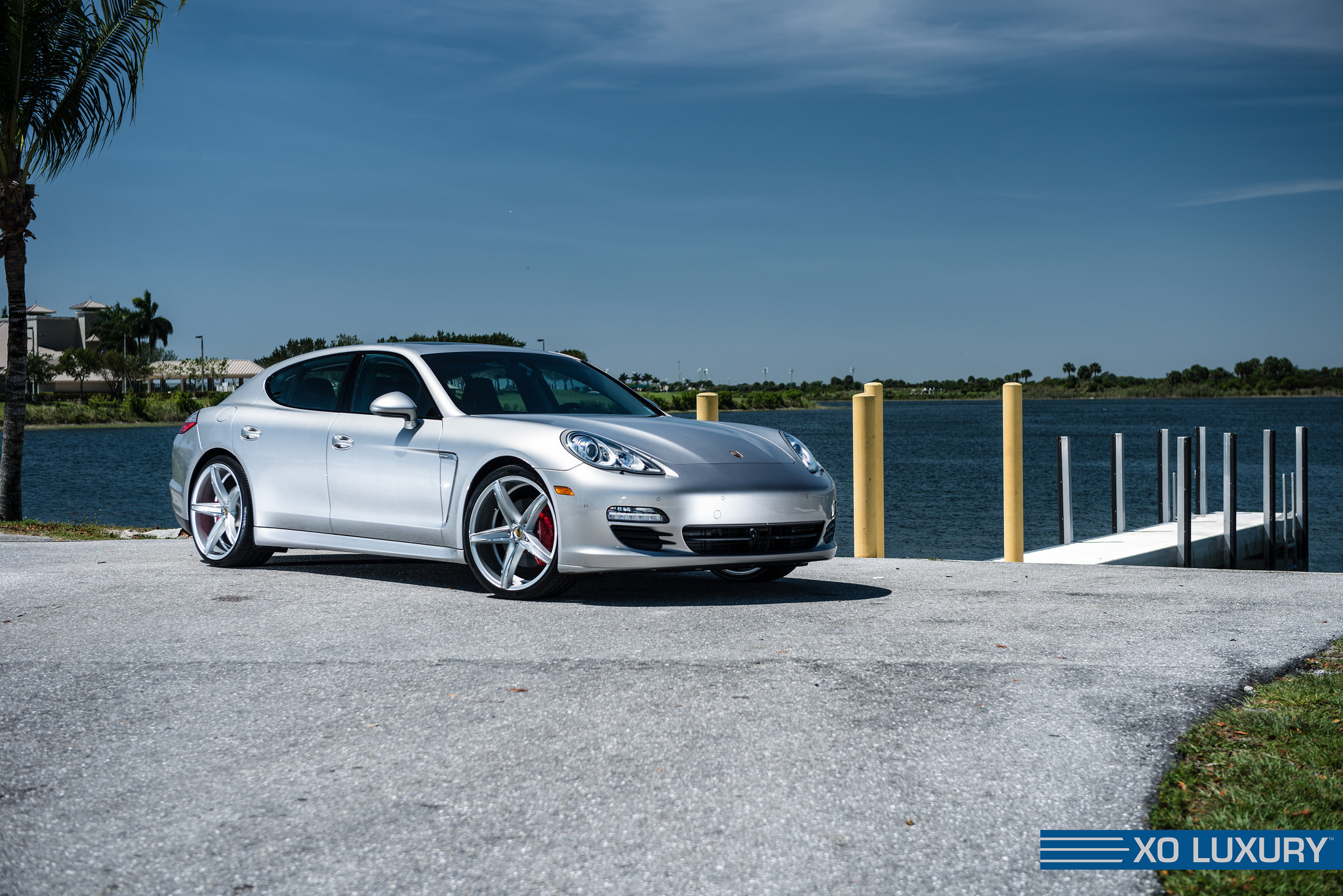 St.Thomas Silver Wheels with Chrome Accents On Panamera - Photo by XO Luxury