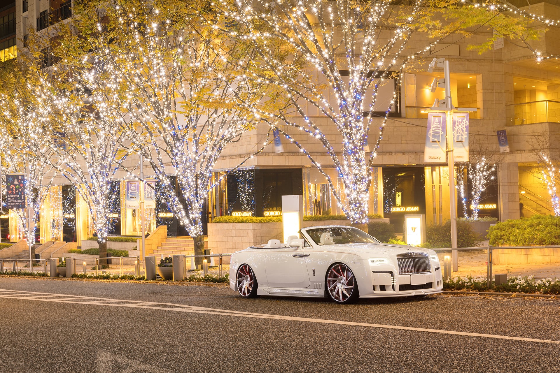Custom Forgiato Rims on White Convertible Rolls Royce Dawn - Photo by Forgiato