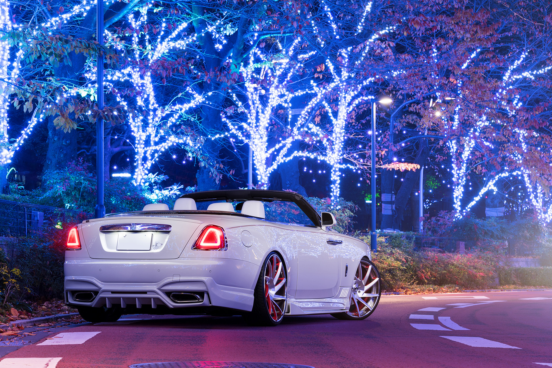 White Convertible Rolls Royce Dawn with Forgiato Wheels - Photo by Forgiato
