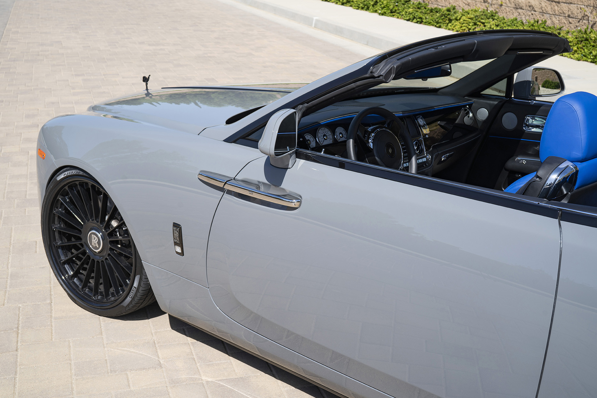 Custom Side Mirrors on Gray Convertible Rolls Royce Dawn - Photo by Forgiato