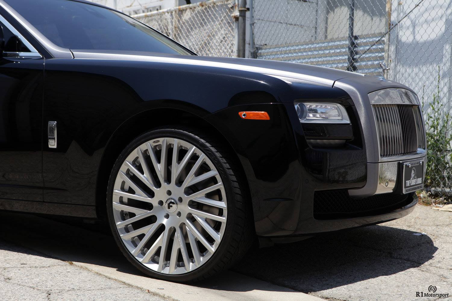 Black Rolls Royce Ghost with Chrome Forgiato Rims - Photo by Forgiato