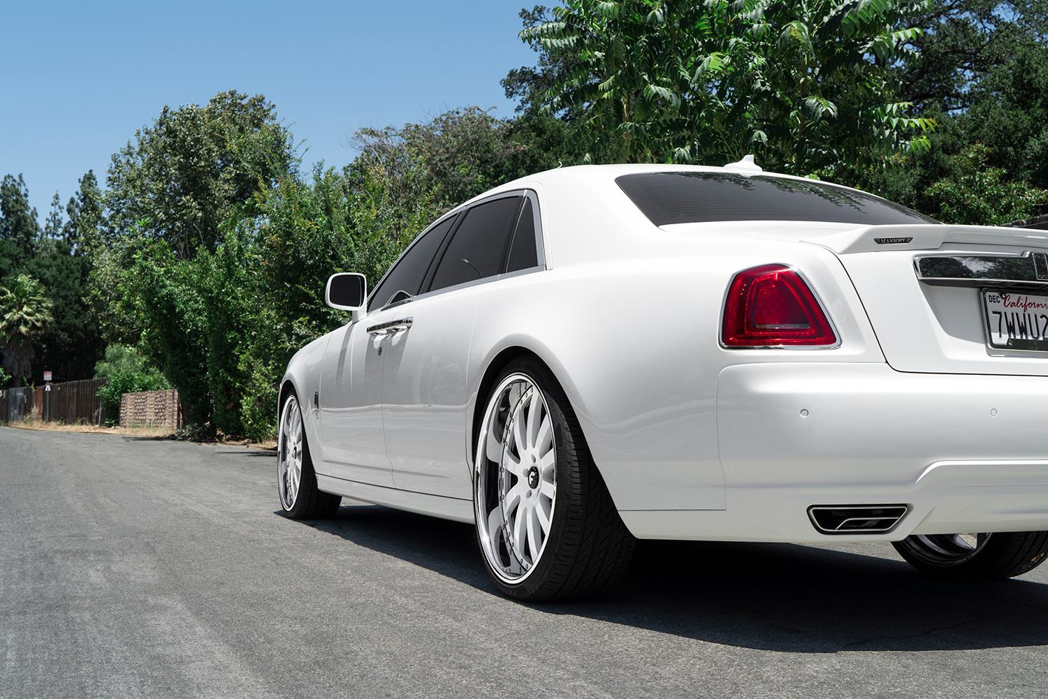 White Rolls Royce Ghost with Rear Lip Spoiler - Photo by Forgiato