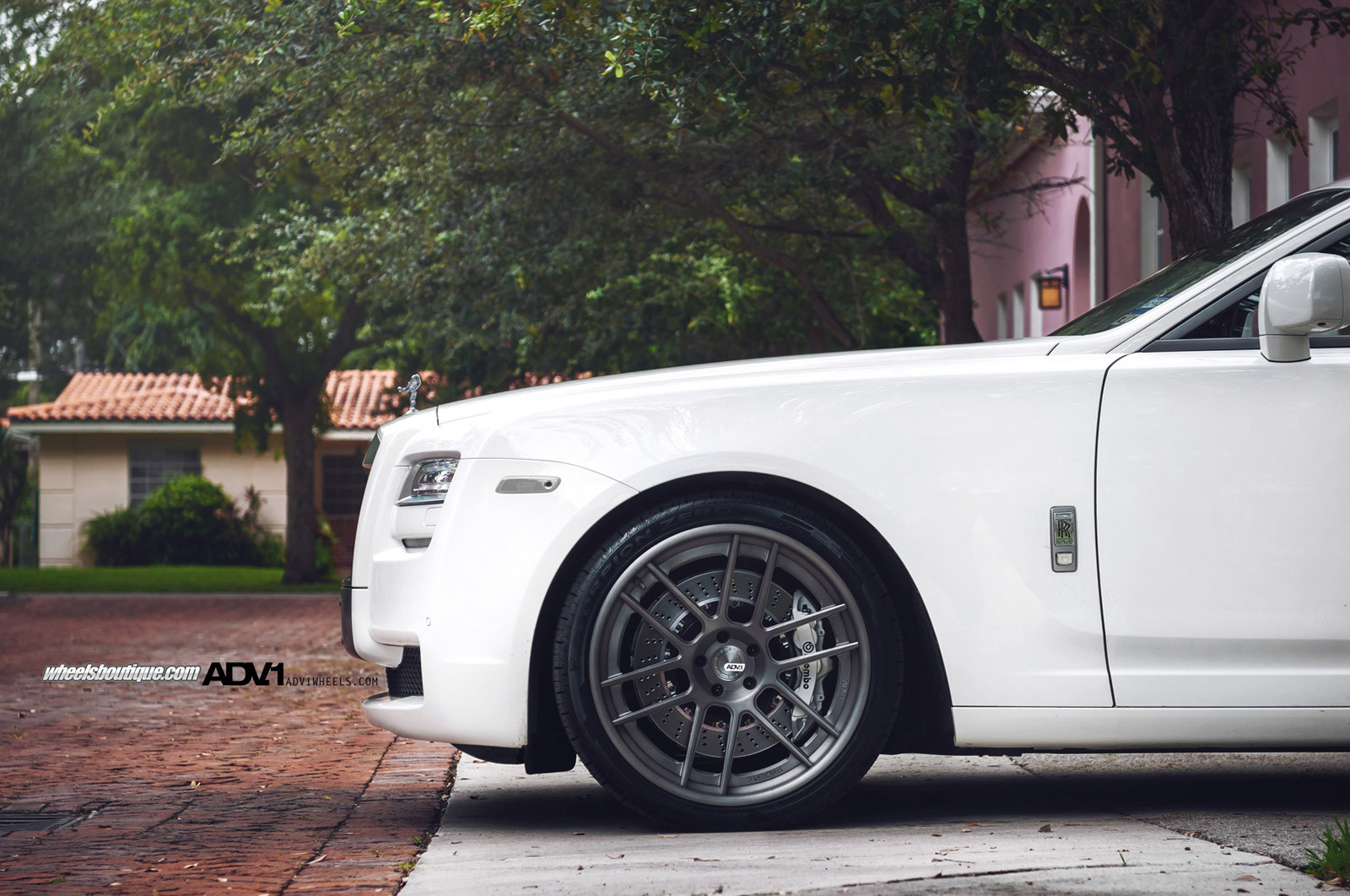ADV1 Wheels with Brembo Brakes on Rolls Royce Ghost - Photo by ADV.1