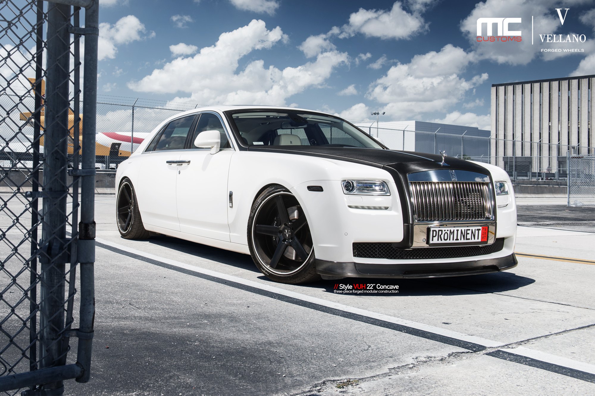 Roll rolls. Rolls Royce Ghost 2006. Rolls Royce Ghost 2000. Rolls Royce Ghost тюнинг. Rolls Royce Ghost кастом.