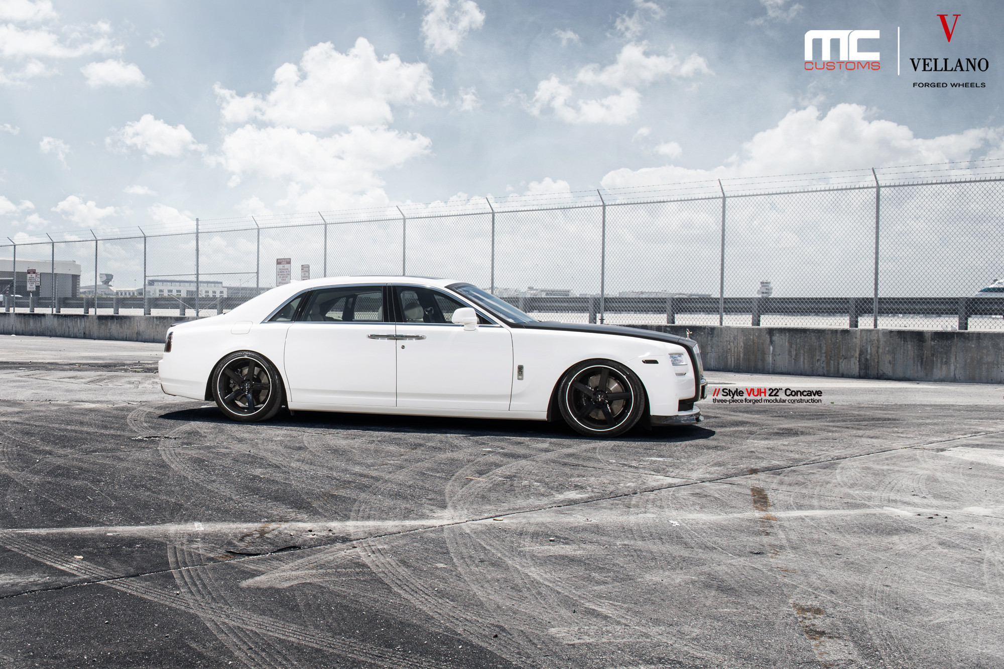 White Rolls Royce Ghost with 22 Inch Vellano Rims - Photo by Vellano