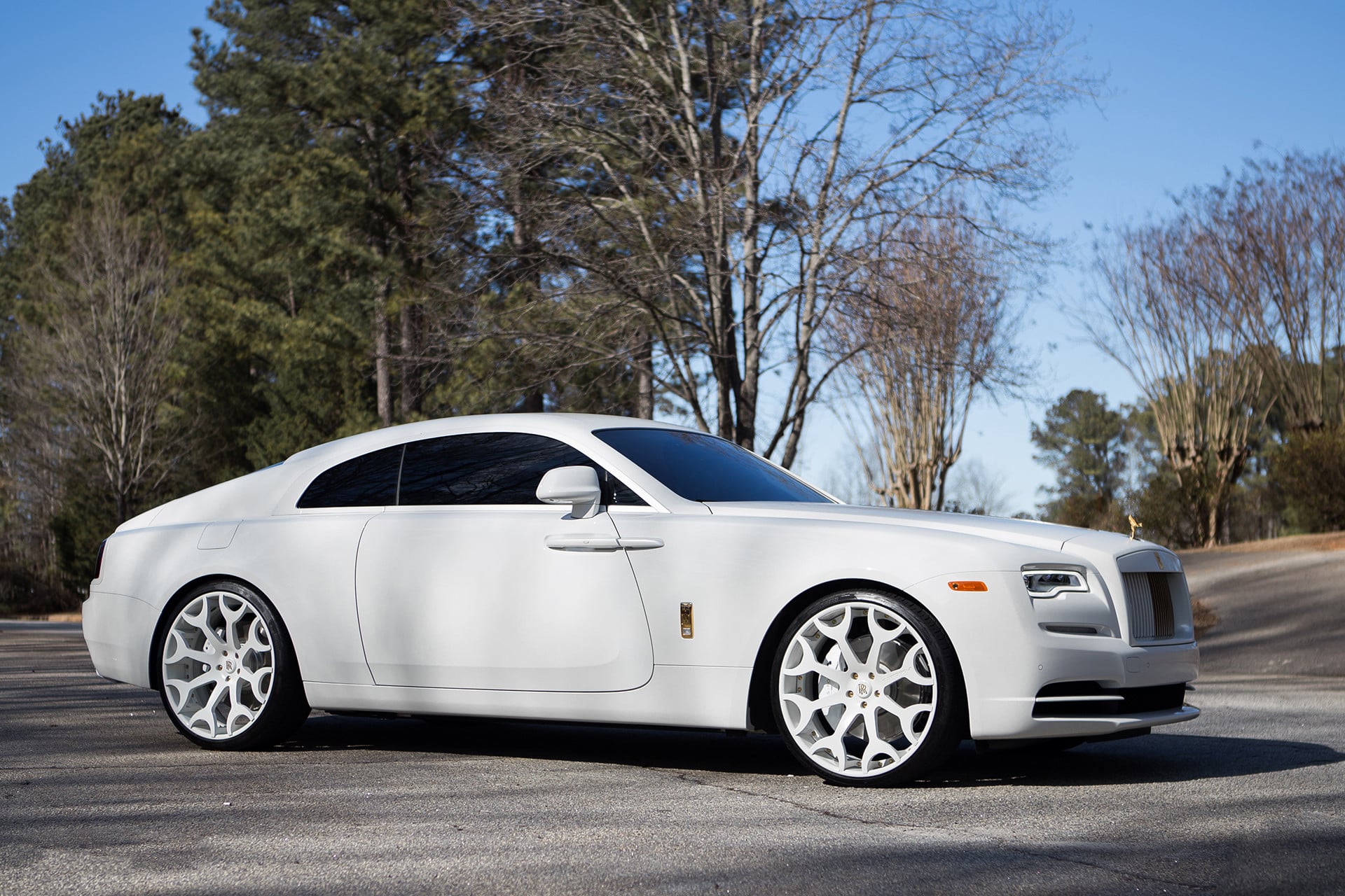 White Rolls Royce Wraith with Custom Forgiato Wheels - Photo by Forgiato