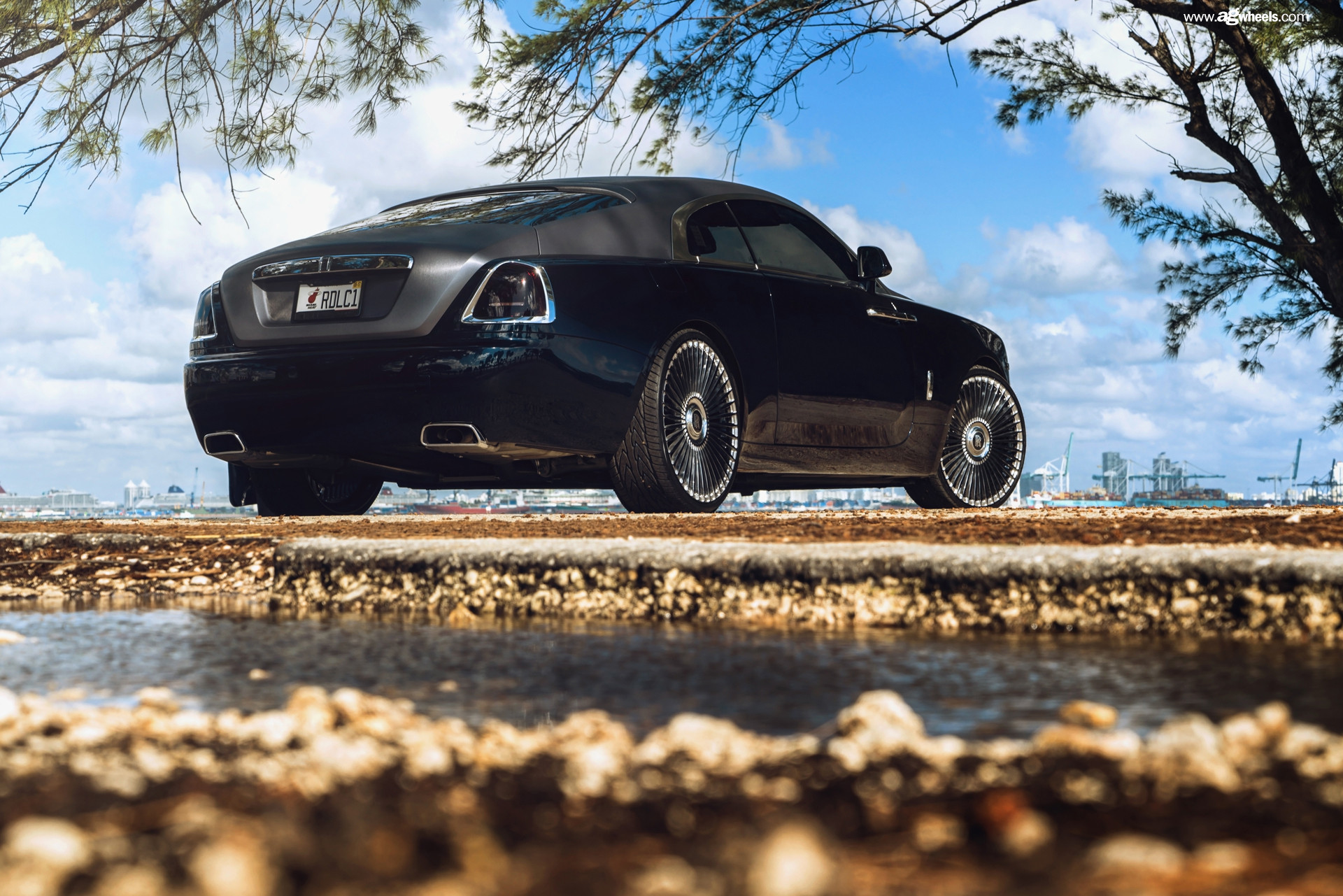 Polished Avant Garde Rims on Blue Rolls-Royce Wraith - Photo by Avant Garde Wheels