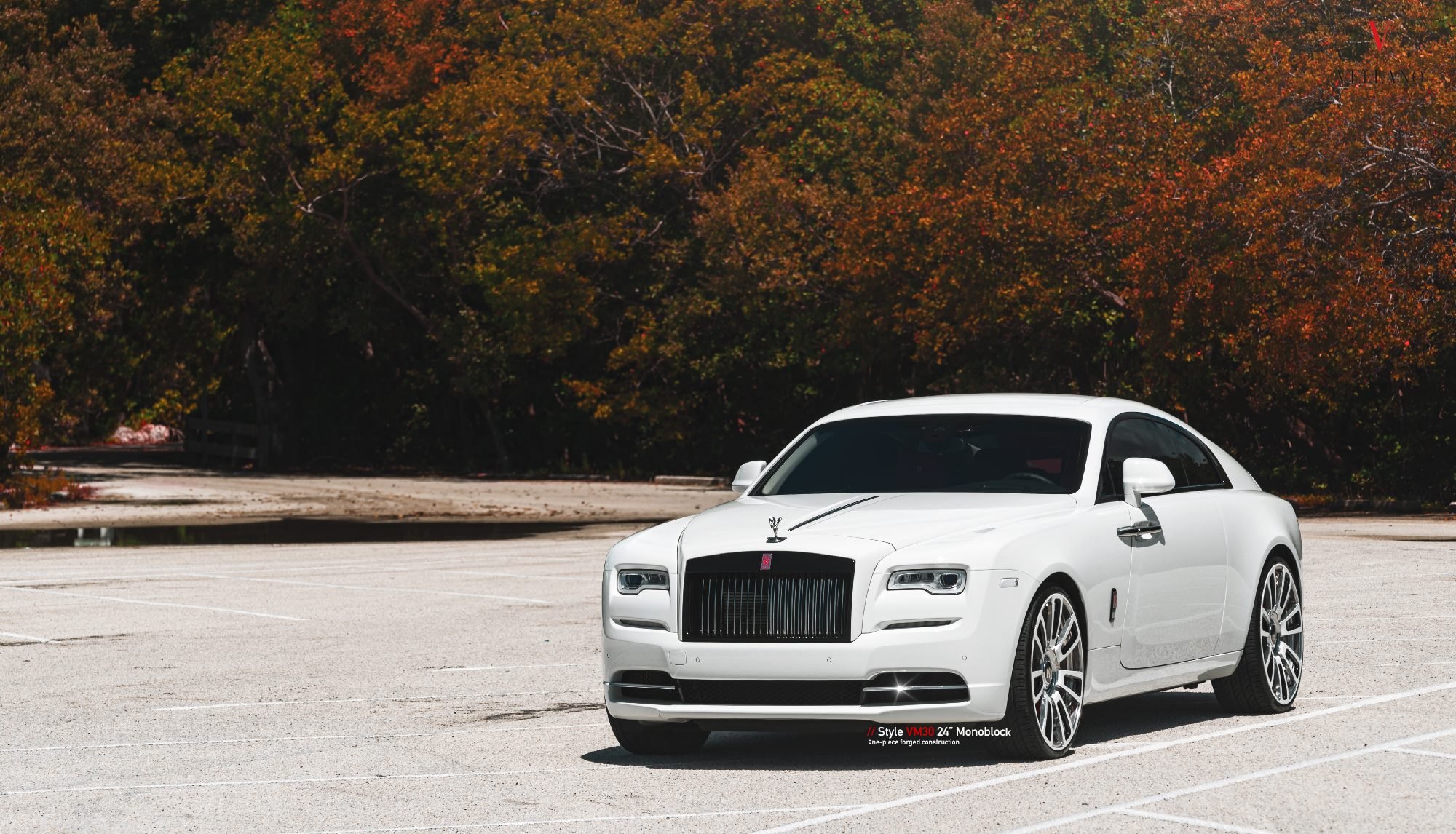 Белый роллс. Rolls Royce Wraith 2022. Rolls Royce Wraith белый. Rolls Royce Wraith 2021 White. Rolls Royce Wraith серый.