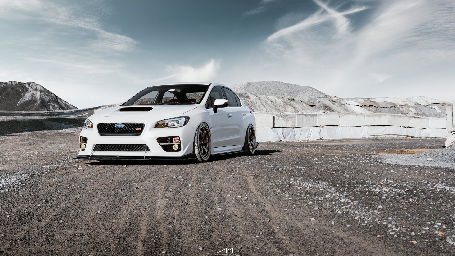 Субару левого. Subaru Impreza WRX STI 2018 White. Subaru WRX STI White. Subaru WRX STI белая. Subaru WRX белая.