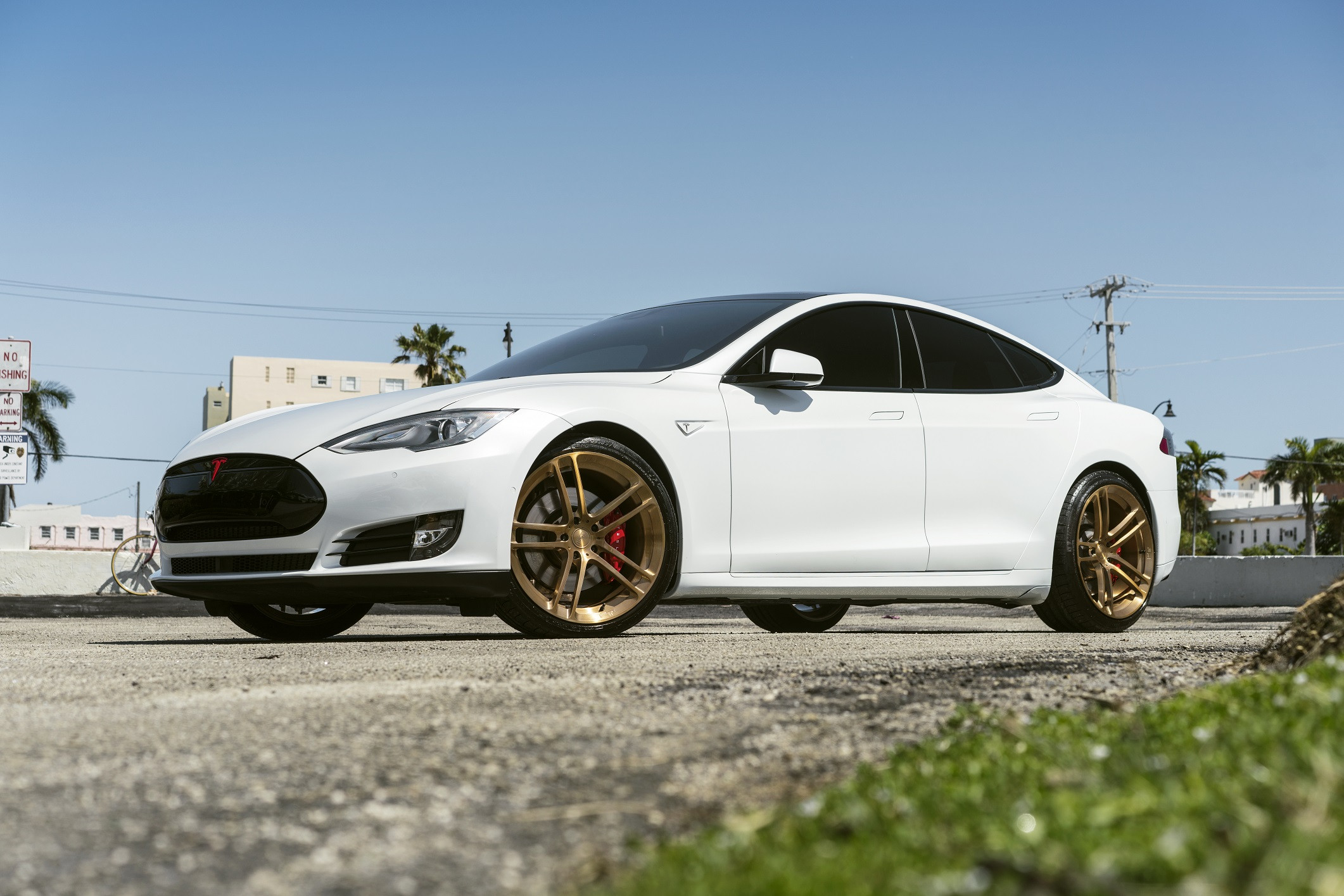 White Tesla Model S Crystal Clear Headlights - Photo by Niche