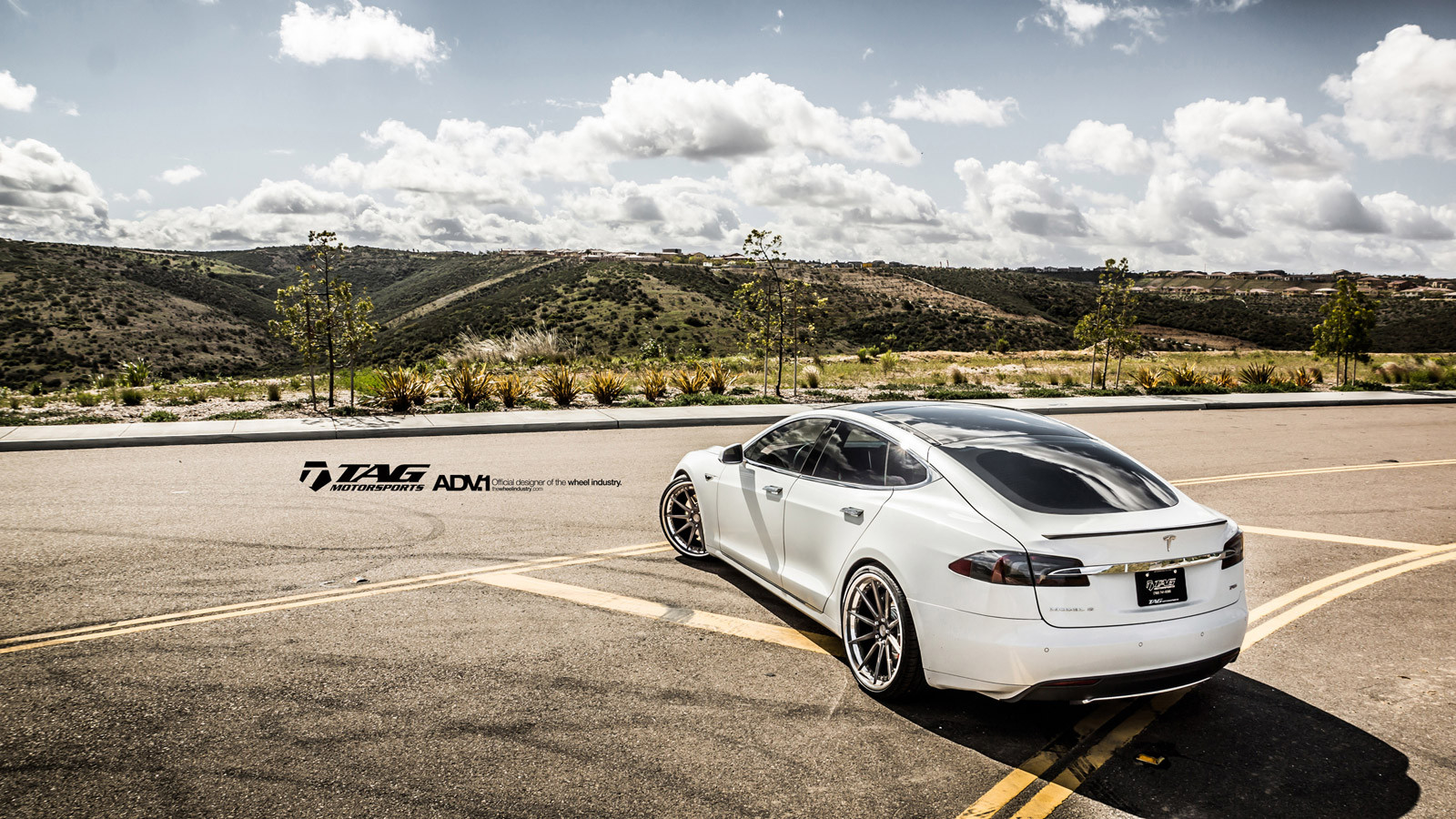 White Tesla Model S with Rear Lip Spoiler - Photo by ADV.1