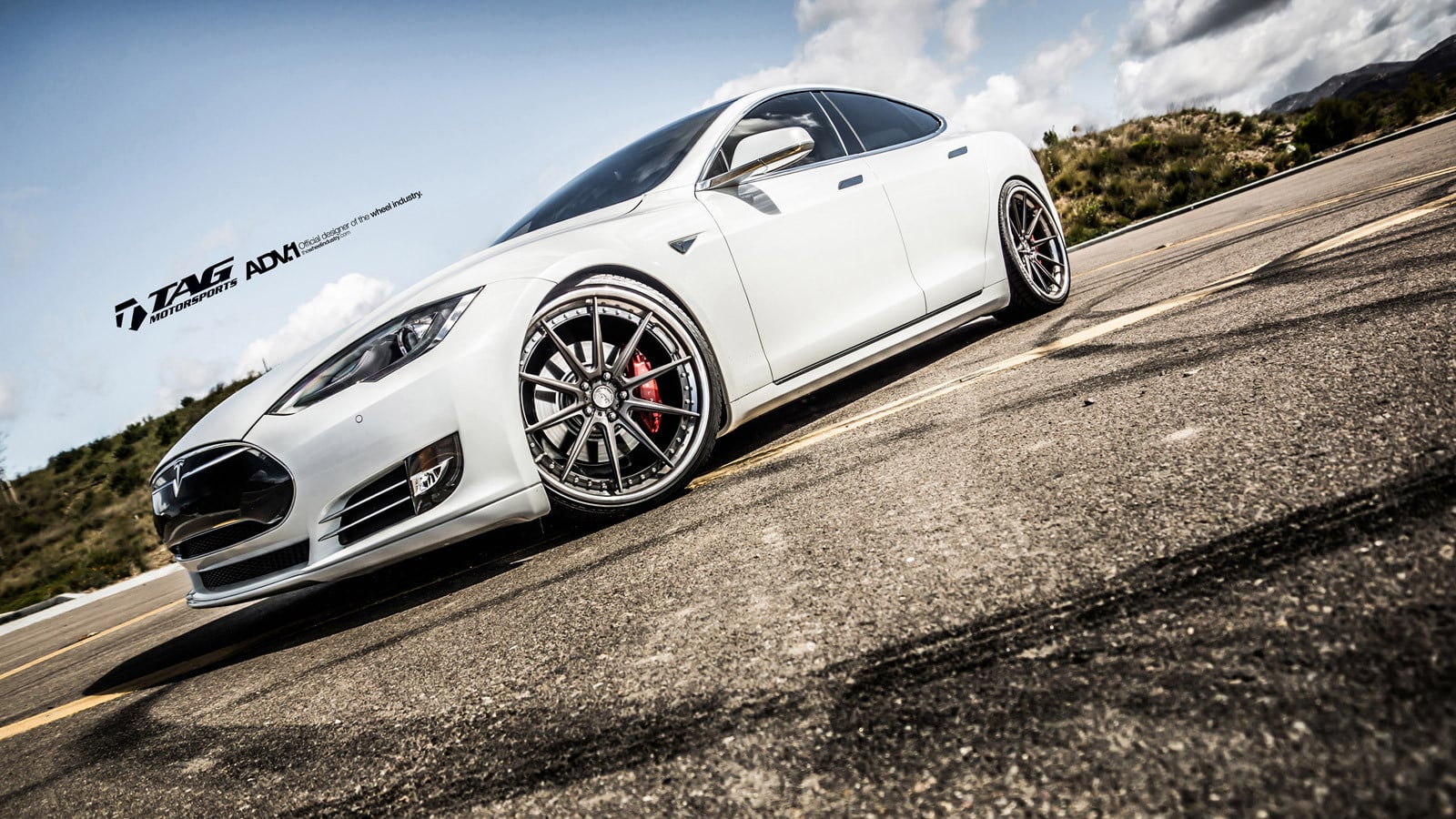 White Tesla Model S with Brushed Gunmetal ADV10 Wheels - Photo by ADV.1