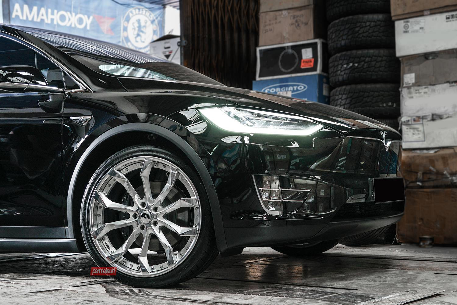 Black Tesla Model X with Forgiato Rims - Photo by Forgiato