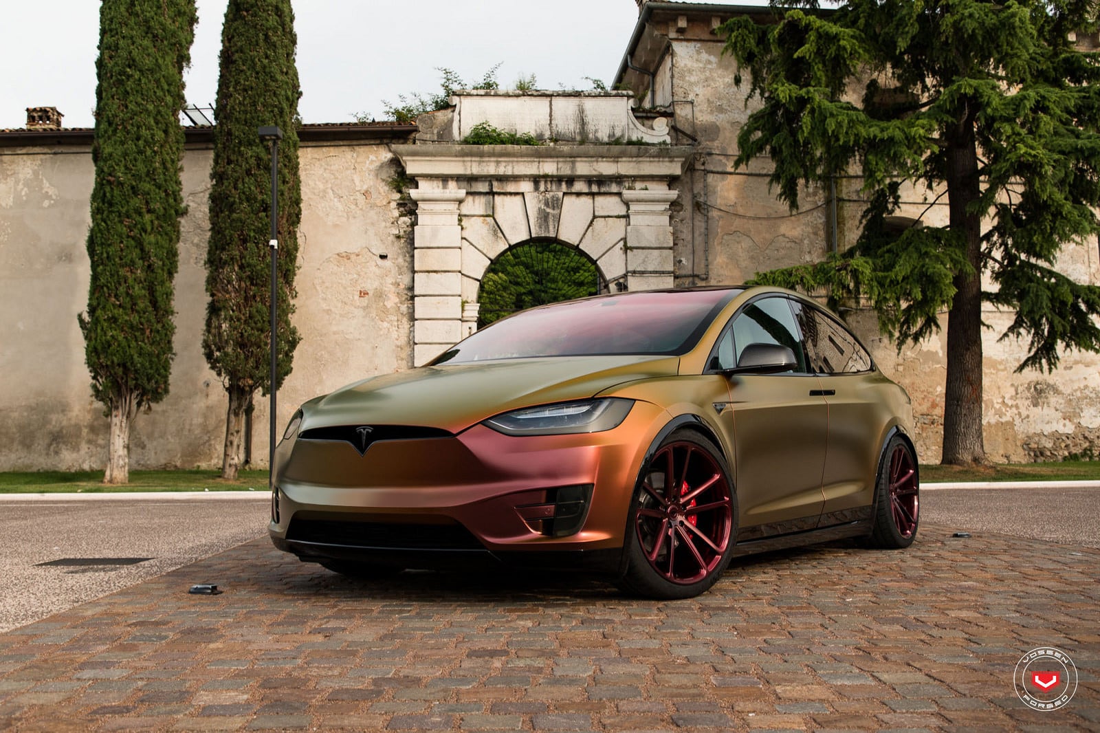 Chameleon Tesla Model X with Dark Smoke Headlights - Photo by Vossen