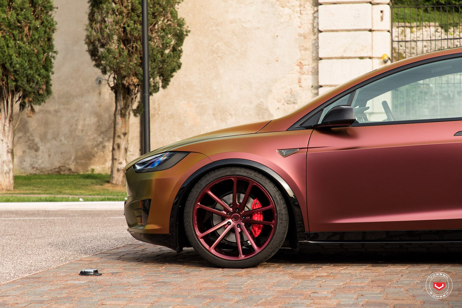 Chameleon Tesla Model X with Forged Vossen Wheels - Photo by Vossen