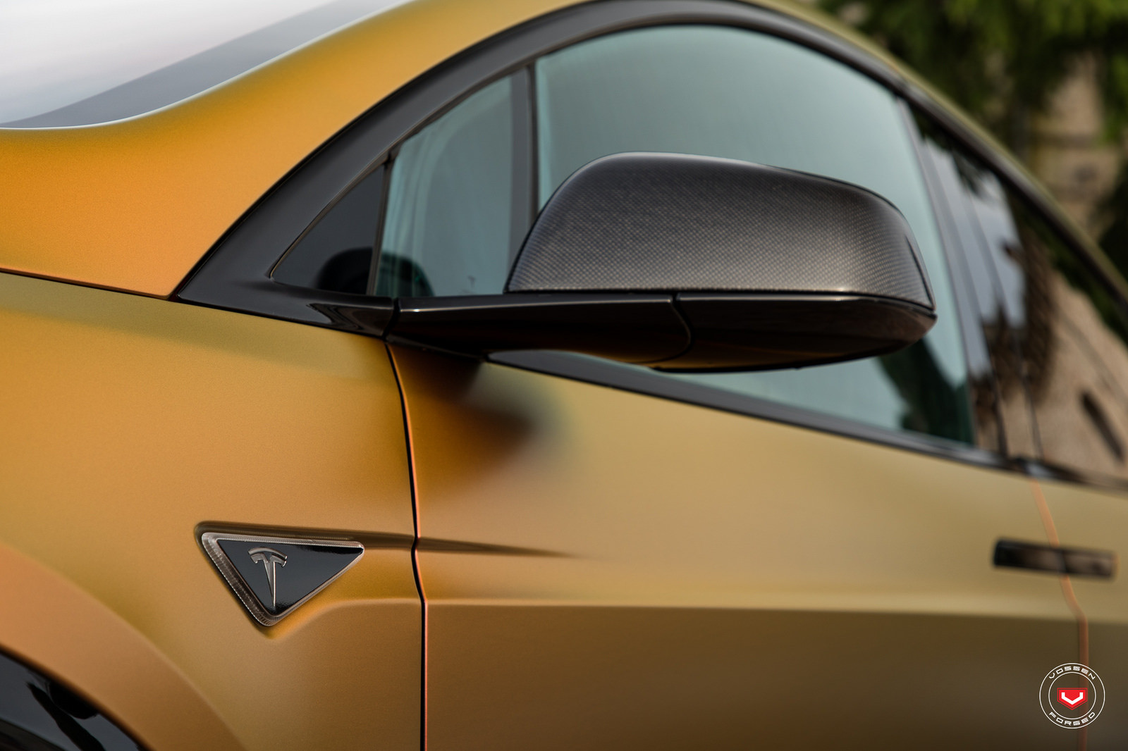 Chameleon Tesla Model X with Carbon Fiber Side Mirrors - Photo by Vossen